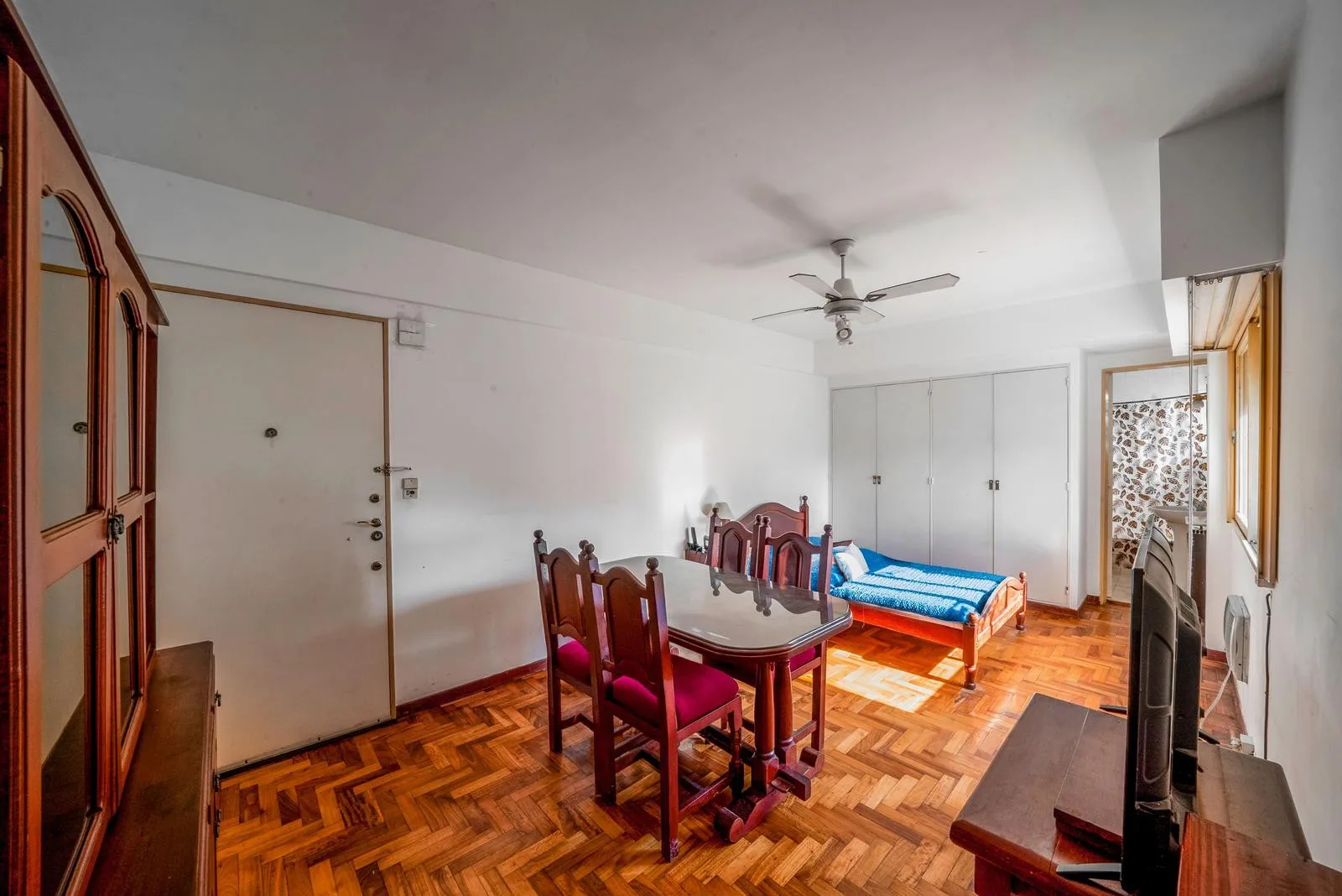 Apartamento tipo kitnet mobiliado no contrafrente em Caballito