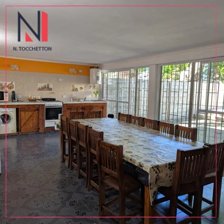 Casa de 4 ambientes com 3 dormitórios em Hurlingham