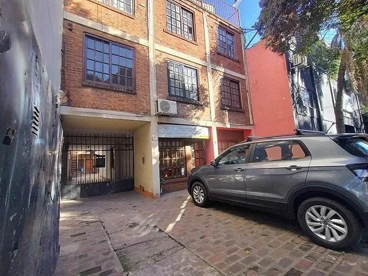 Departamento de 3 ambientes con patio en planta baja en Morón