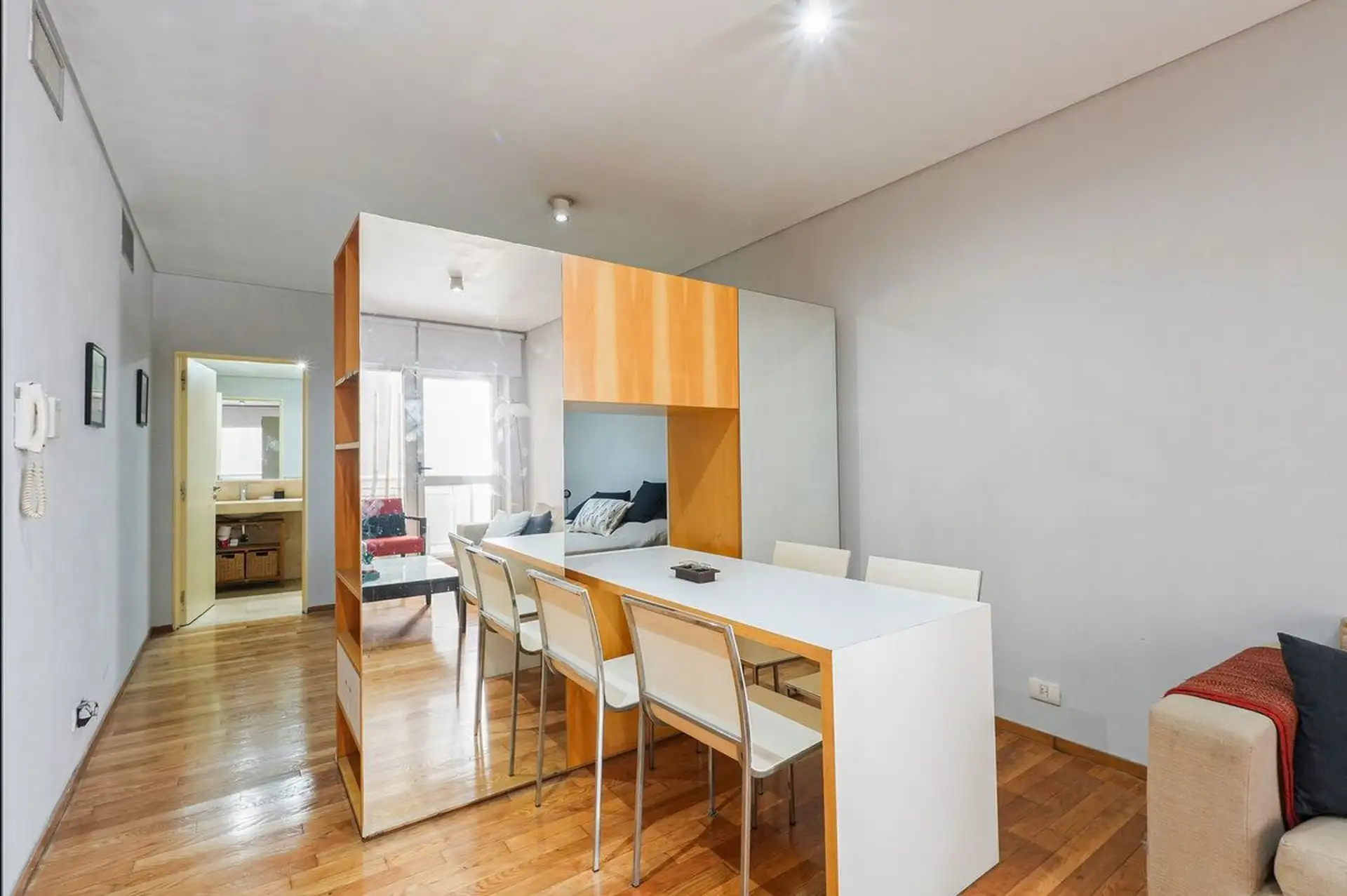 Departamento monoambiente dividido en Retiro