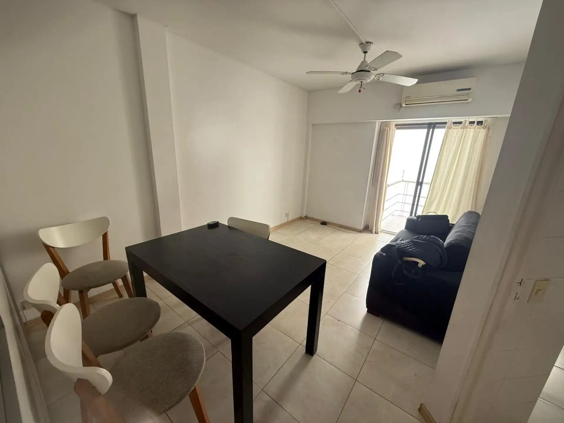 Apartamento de dois ambientes mobiliado em Villa Crespo