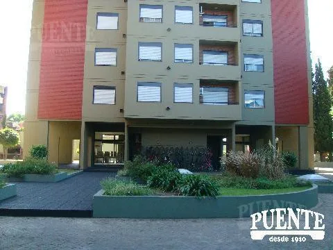 Departamento de 3 ambientes con balcón corrido en Temperley