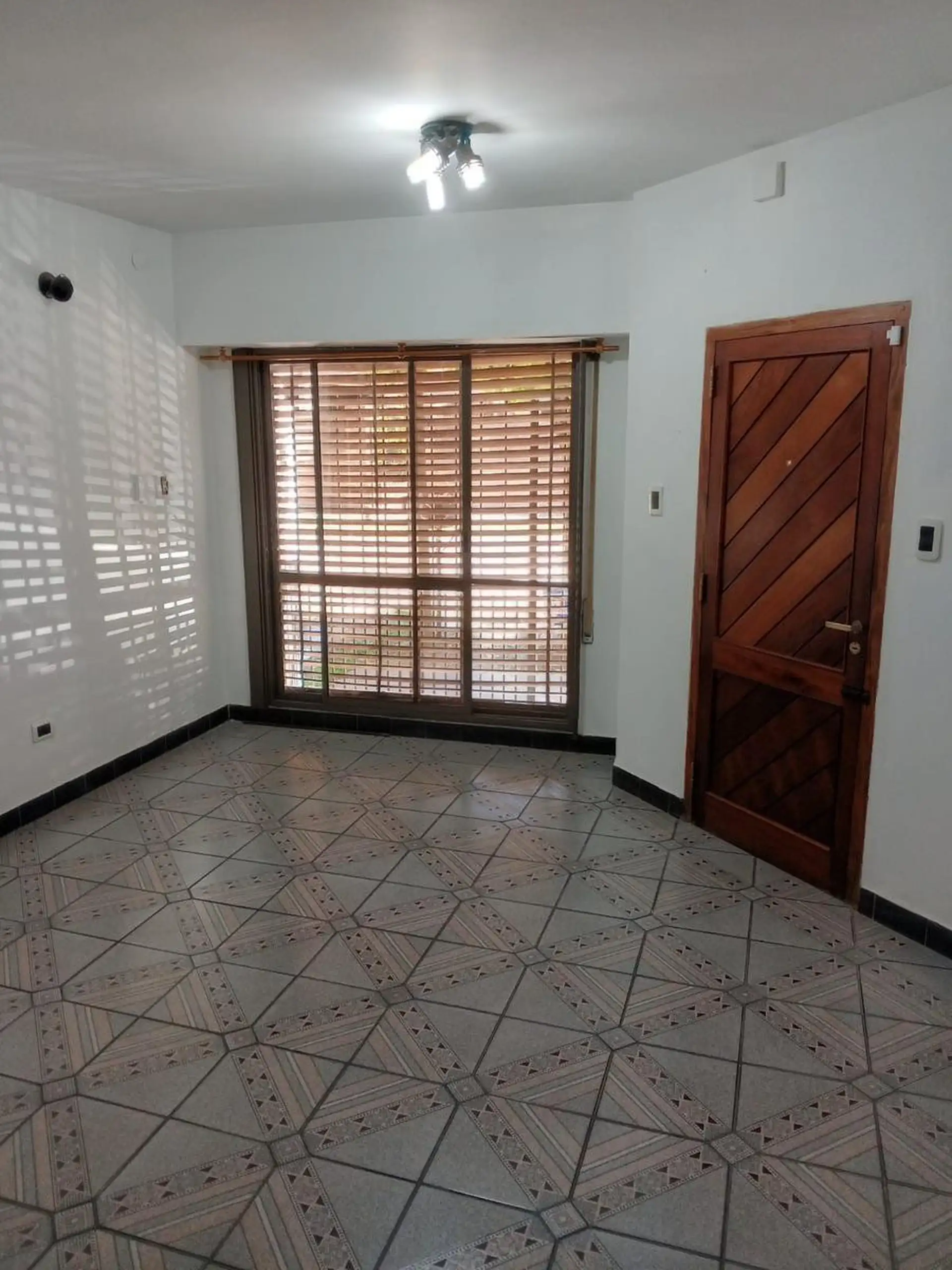 PH с 5 комнатами в Quilmes Oeste