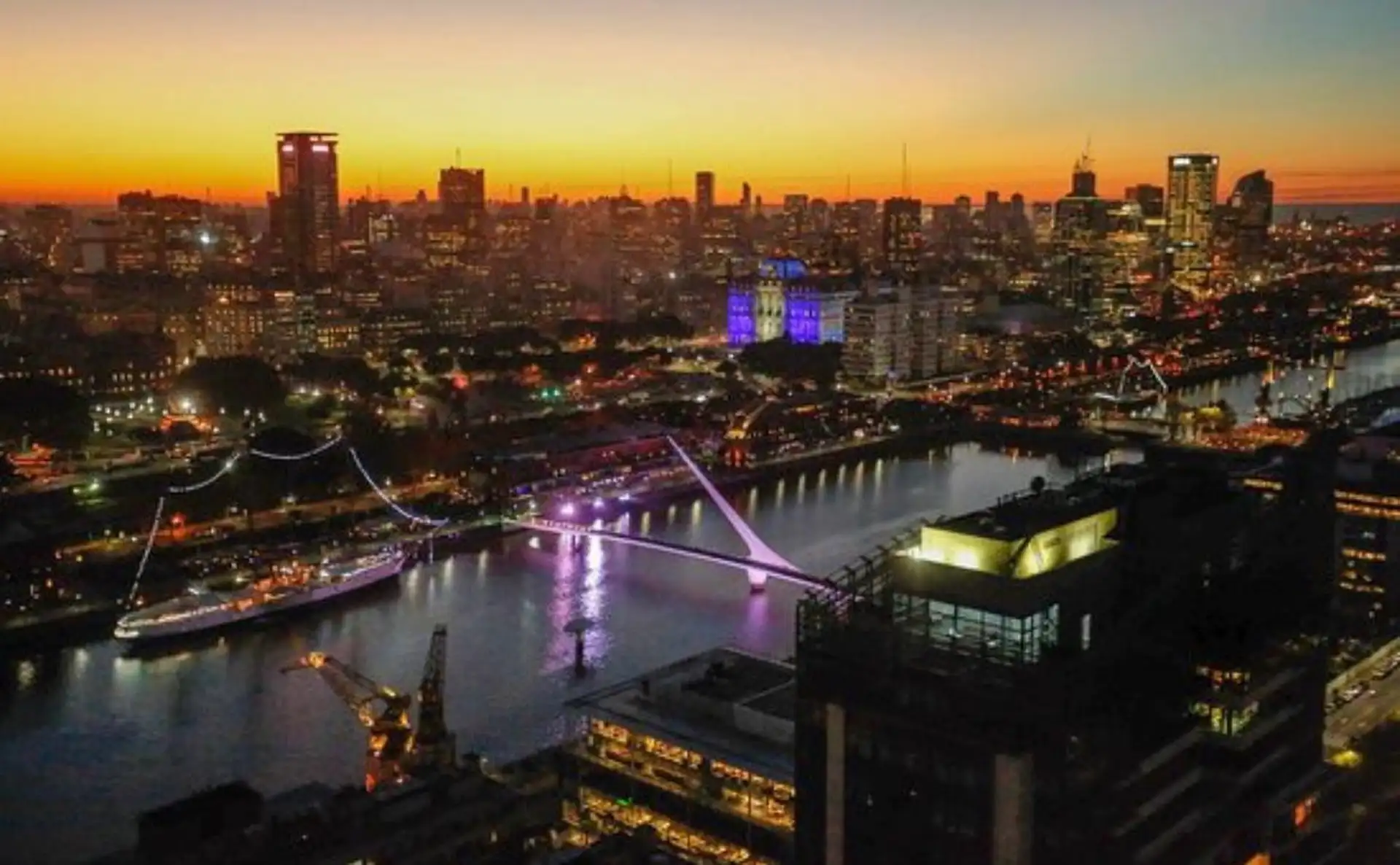 Трёхкомнатная квартира в Puerto Madero с видом на воду