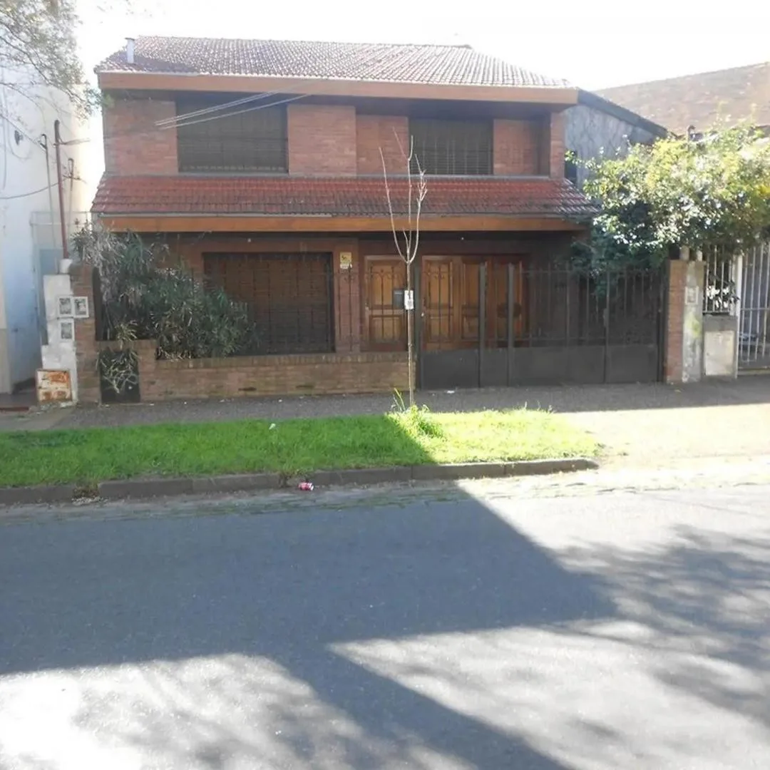 Дом с 4 спальнями в Olivos, Vicente López