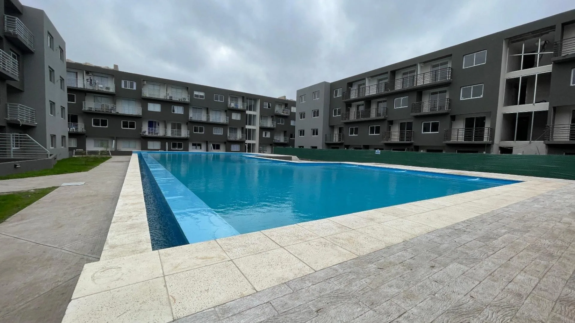 Apartamento de dois quartos em Moreno