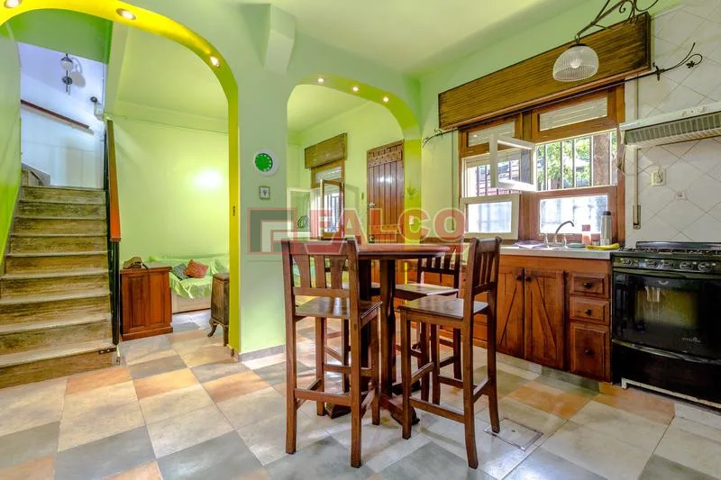 Six-bedroom PH with independent entrance in Caballito