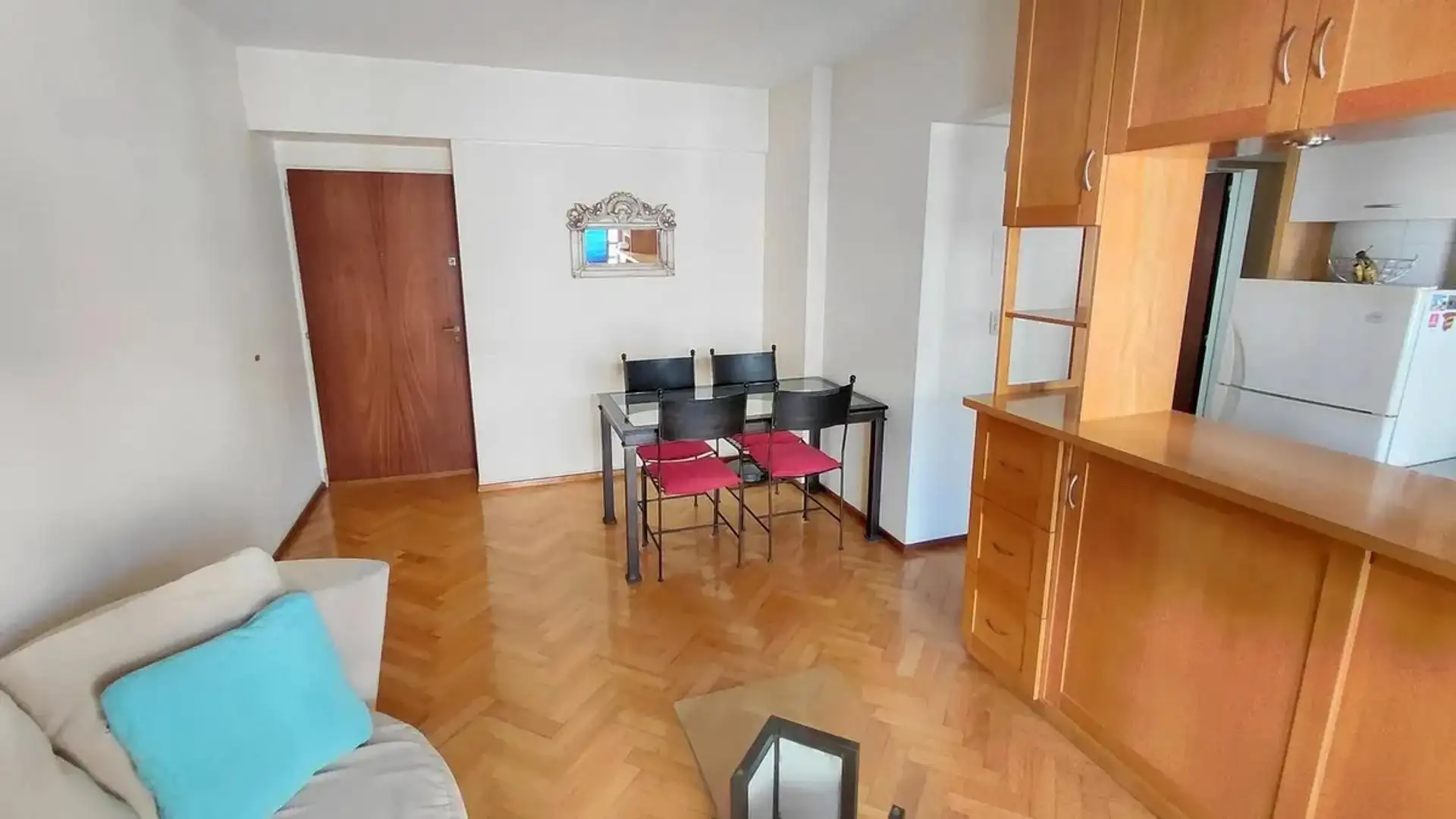 Modern one-bedroom apartment in Núñez with river-view amenities