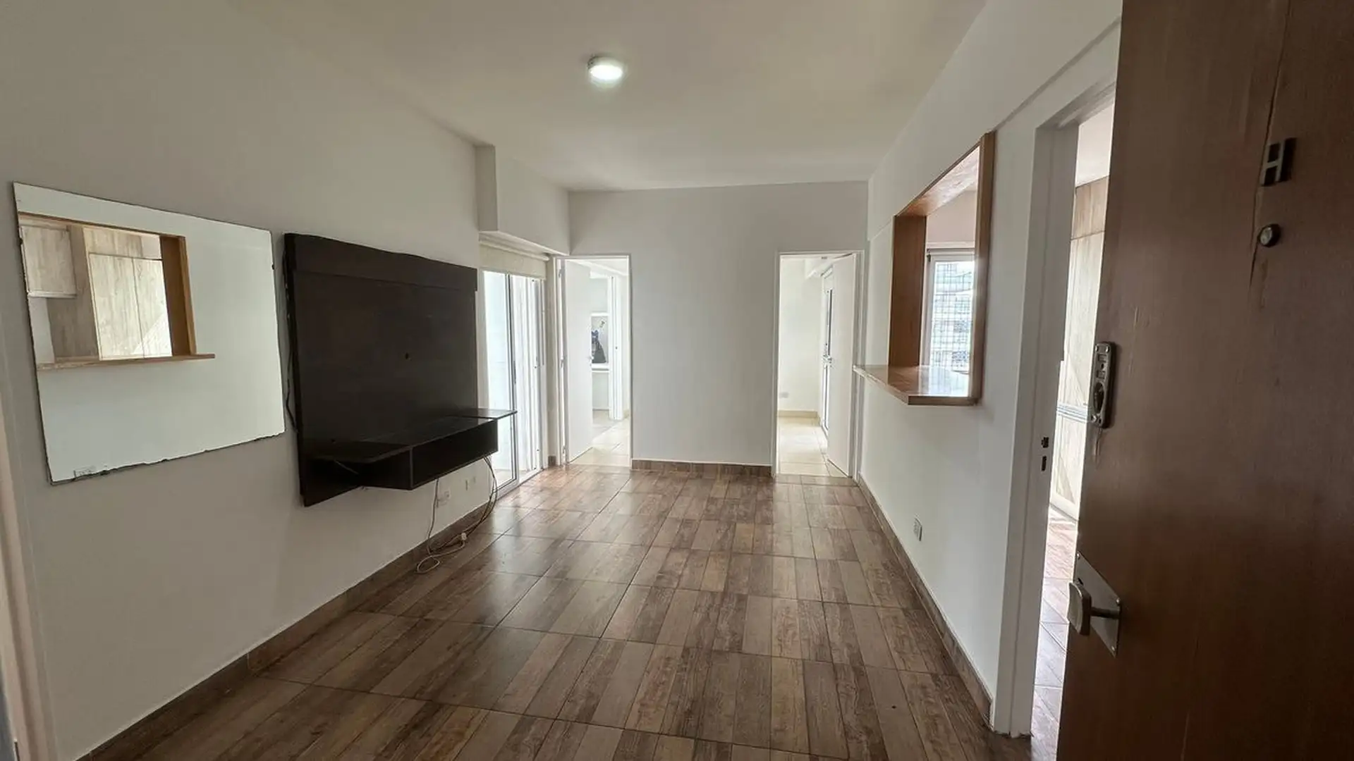 Studio apartment on Av. Maipú in Buenos Aires