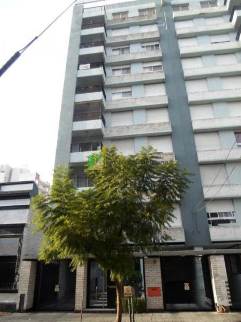 Apartamento de 3 ambientes com 2 dormitórios em General San Martín