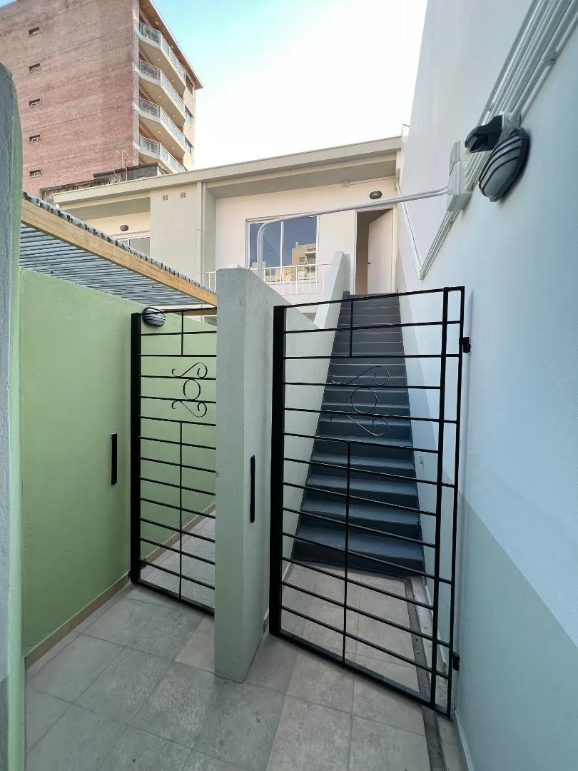 Apartamento tipo PH de 2 ambientes com 1 quarto em Lanús Oeste