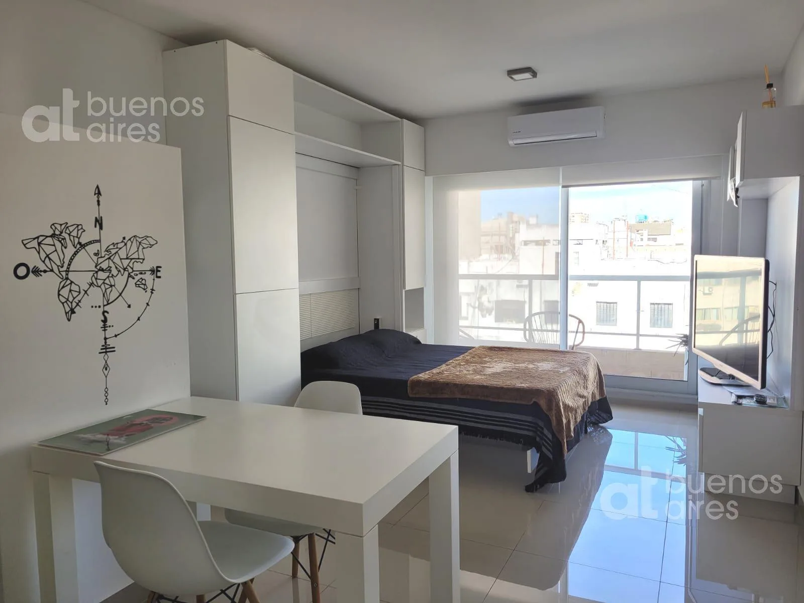 Kitnet em Monserrat, mobiliado, com varanda de fundos