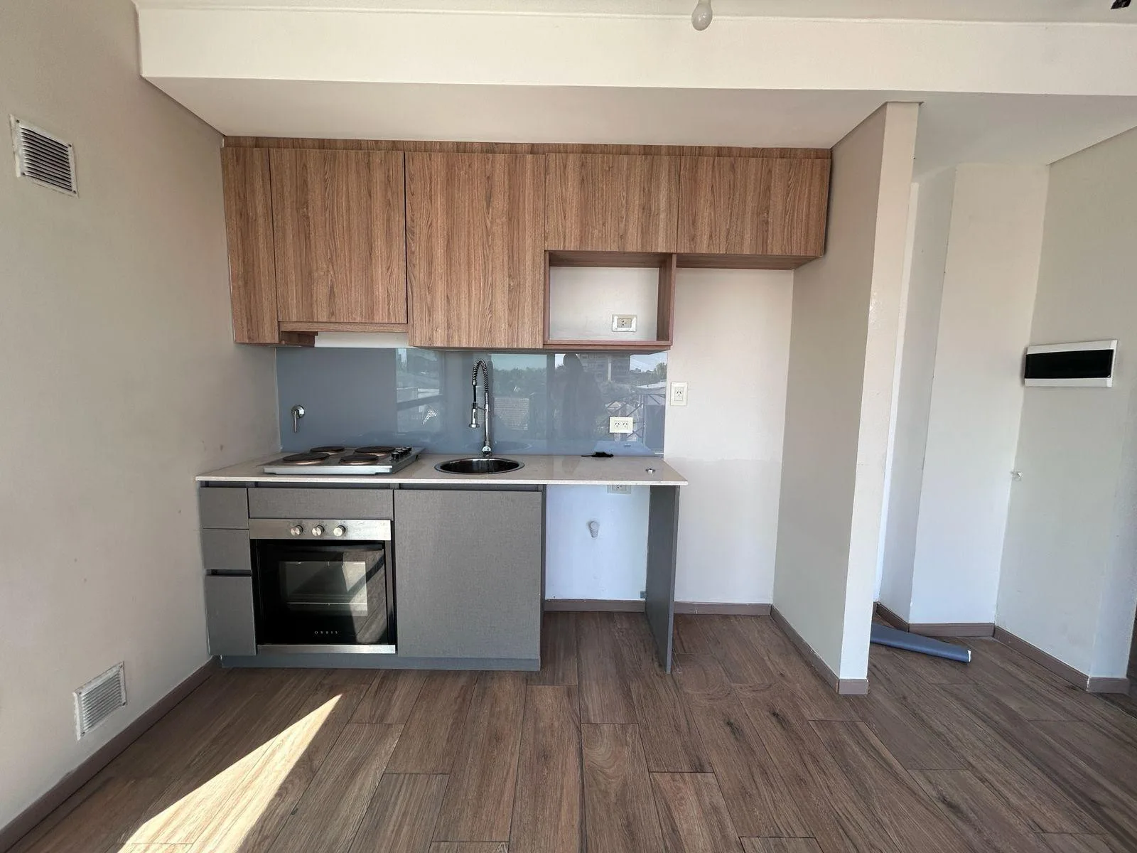 Kitnet de 1 ambiente com varanda em Lanús Oeste