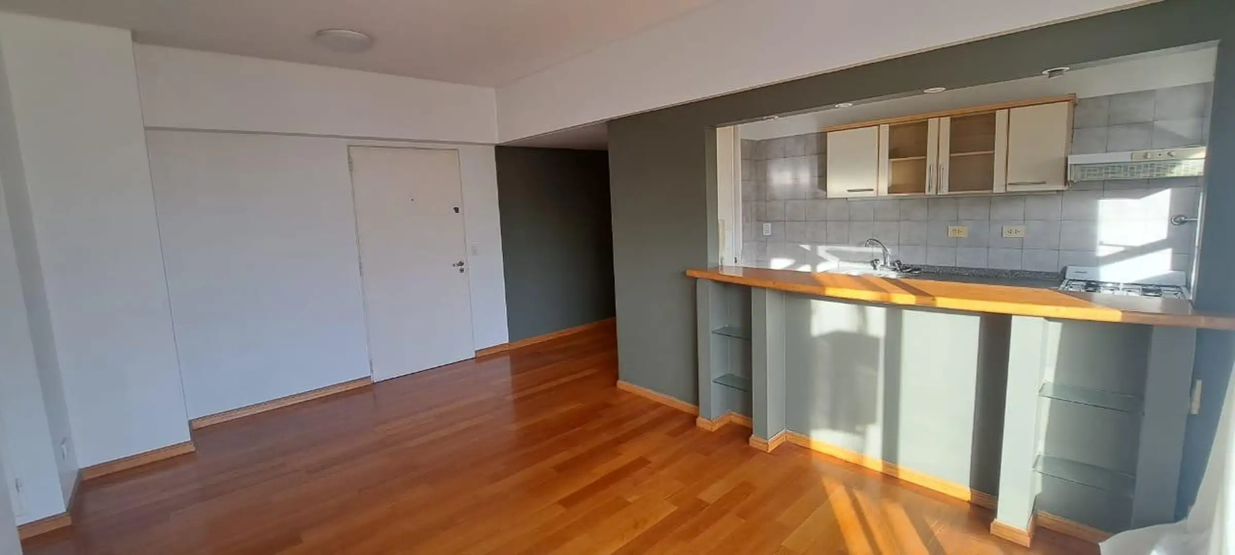 Двухкомнатная квартира с балконом в Núñez