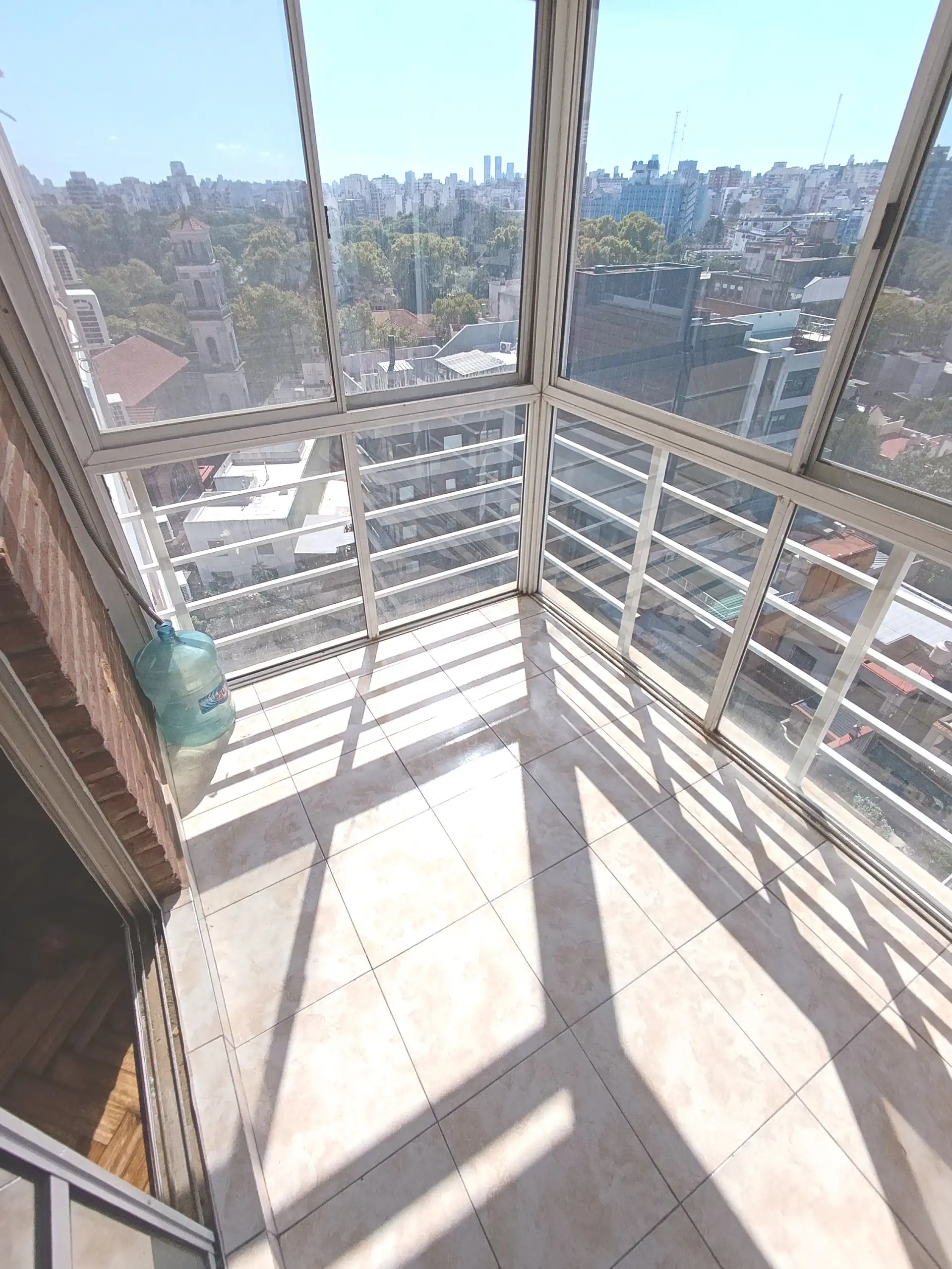 Departamento de 2 ambientes con balcón tipo aterrazado en Caballito