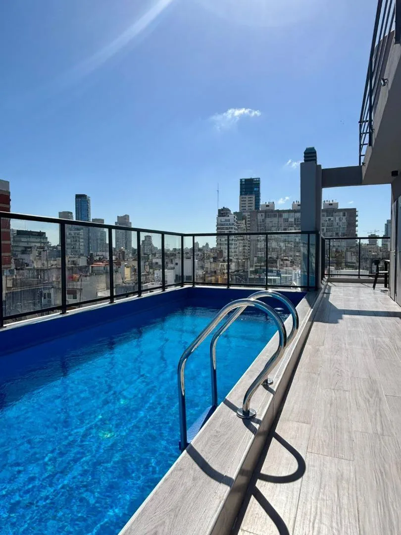 Kitnet novo com varanda-terraço em Palermo