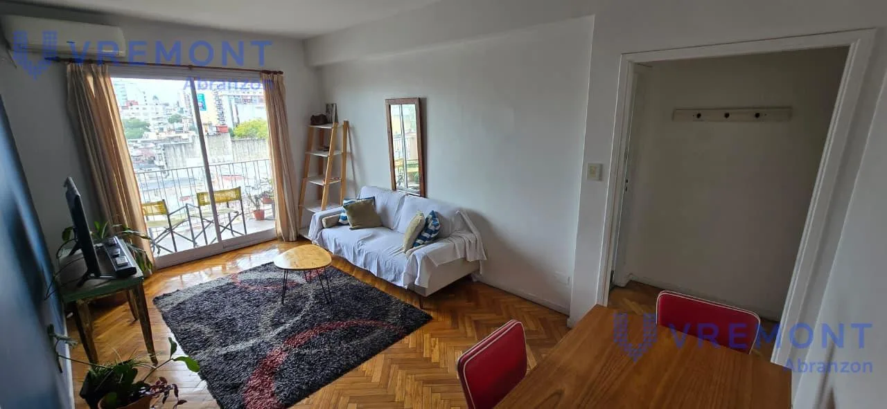 Departamento amoblado de 2 ambientes con balcón en Flores