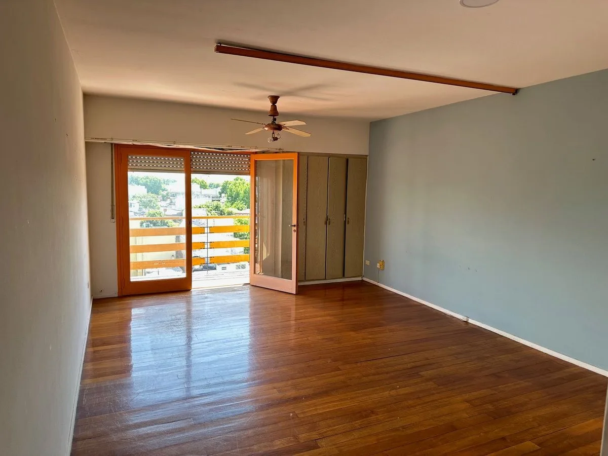 Kitnet divisível de 1 quarto no contrafrente em Mataderos