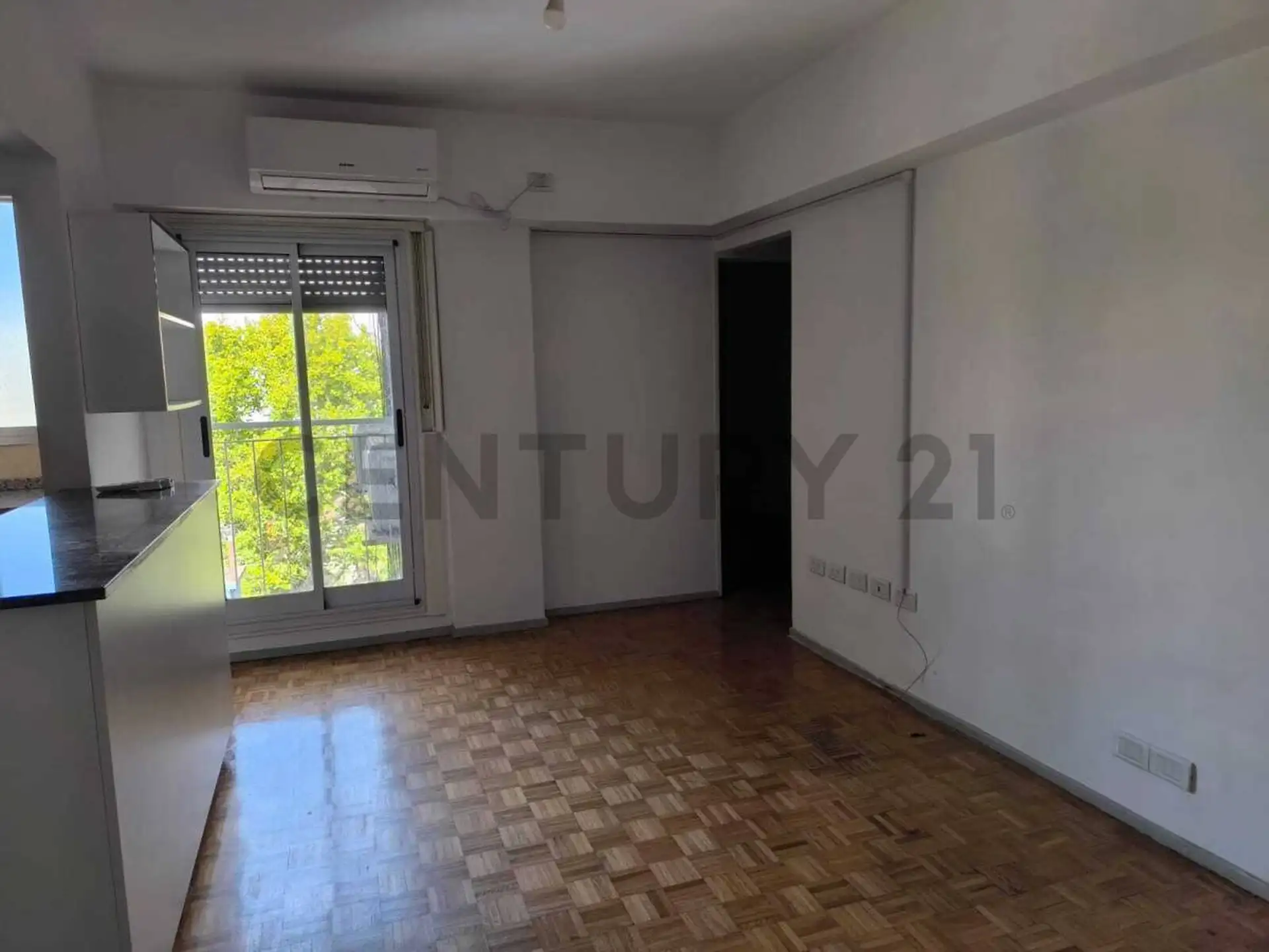 Departamento de 2 ambientes reciclado con balcón francés en Villa del Parque