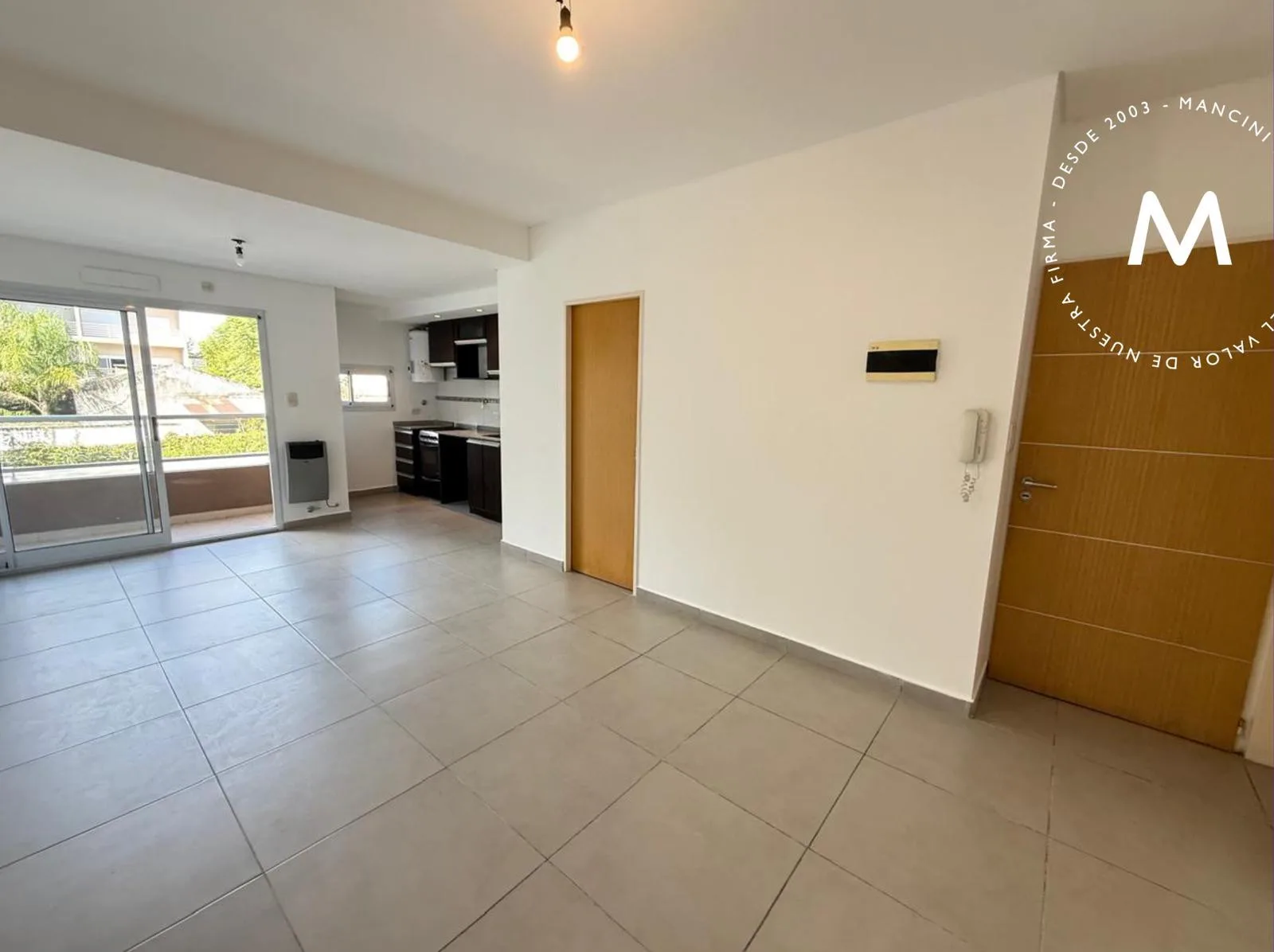 Two-room apartment with covered parking in General San Martín