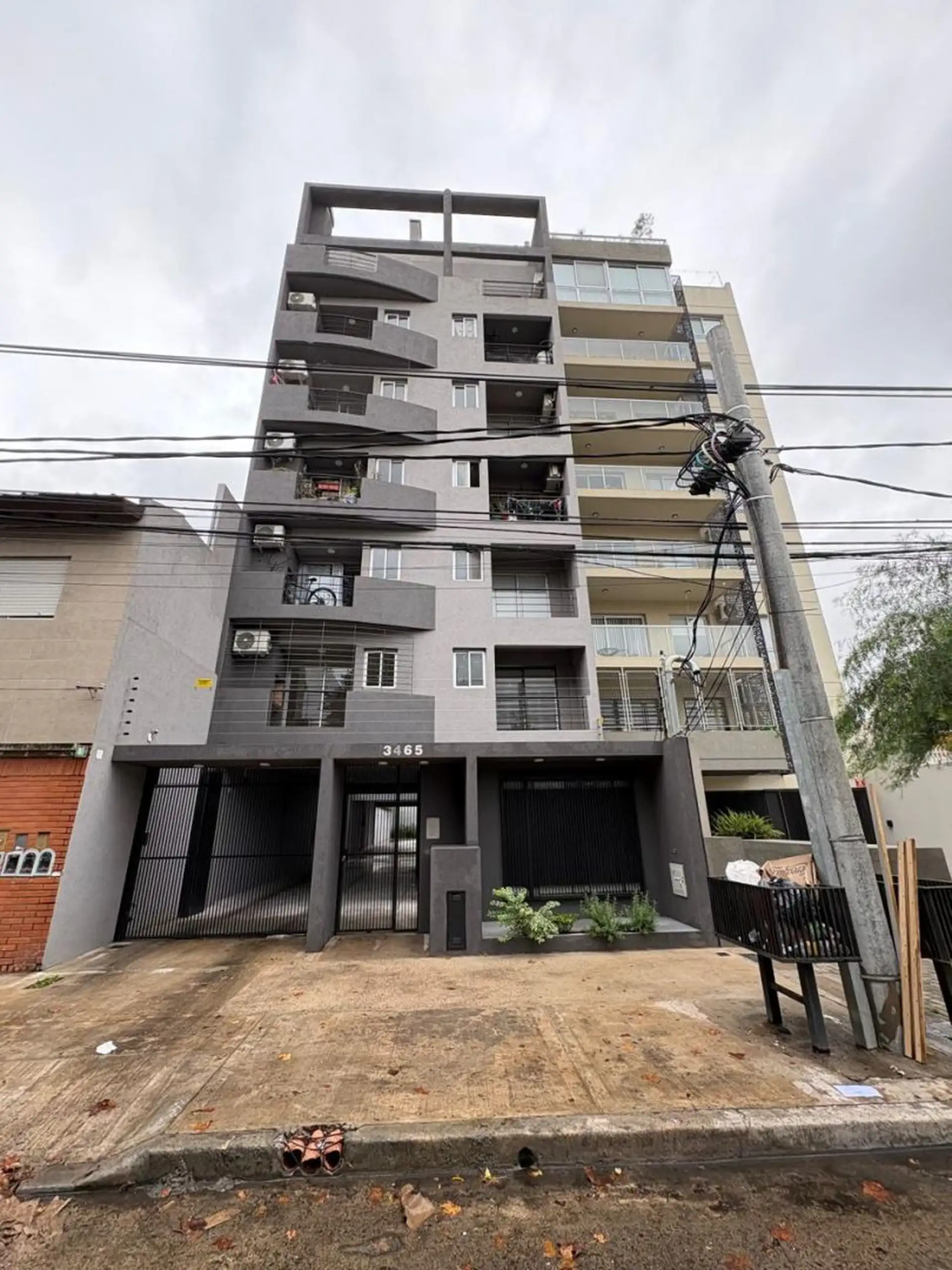 Kitnet em Villa Sáenz Peña com varanda e churrasqueira