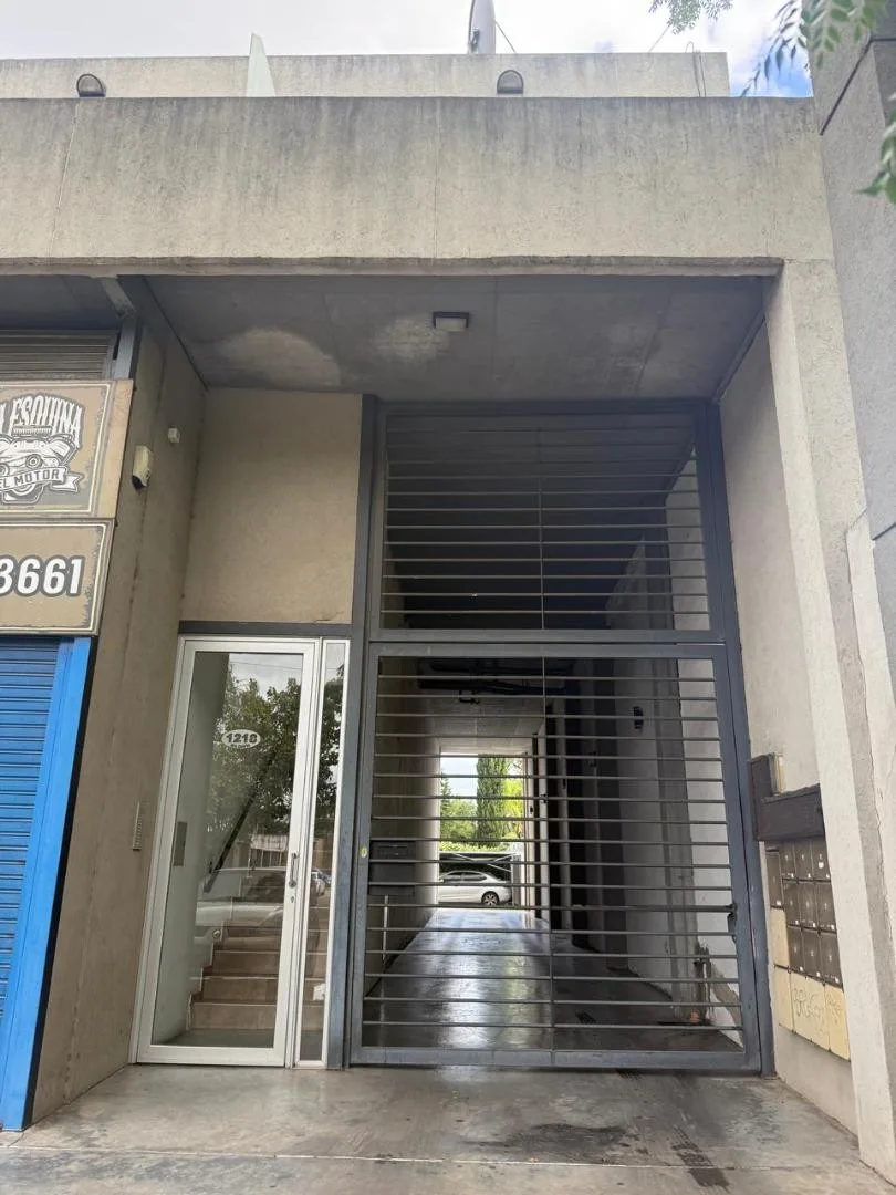 Apartamento de 2 ambientes com 1 quarto em Ituzaingó Norte