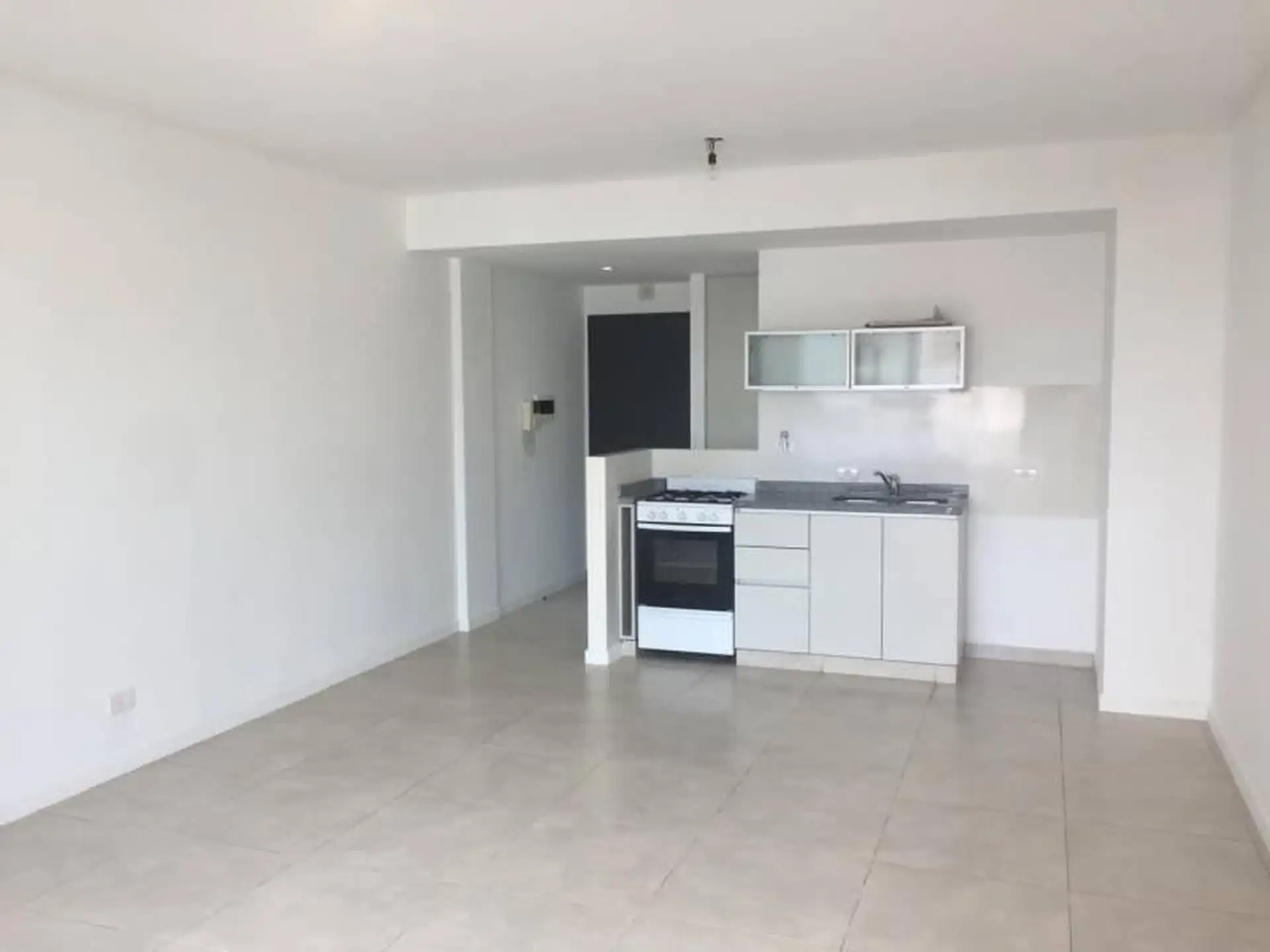 Monoambiente con balcón en Almagro