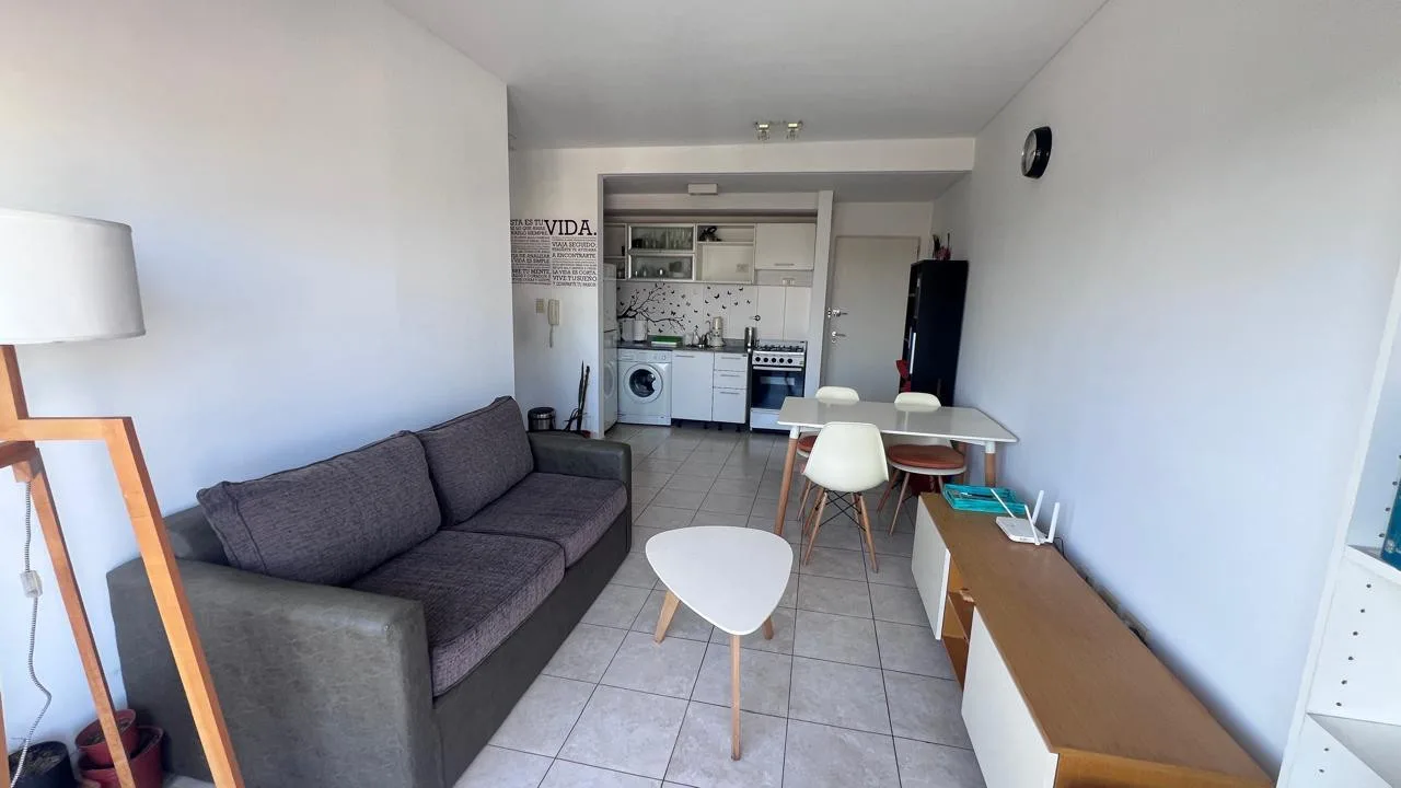 Apartamento de dois ambientes mobiliado em Lanús