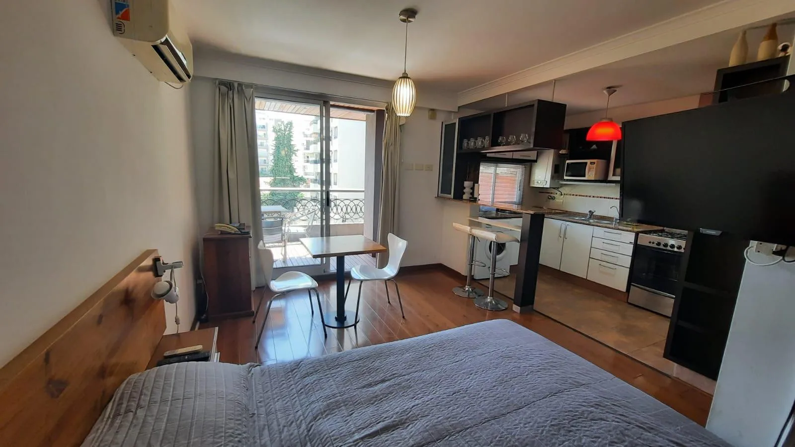 Mobiliado kitnet com varanda em Villa Urquiza