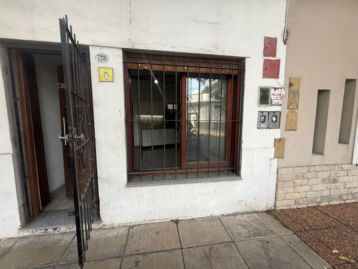 PH monoambiente en alquiler en Liniers