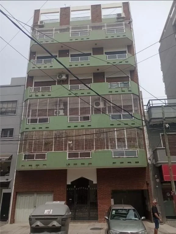 Apartamento de 2 ambientes com 1 dormitório em Lanús Oeste