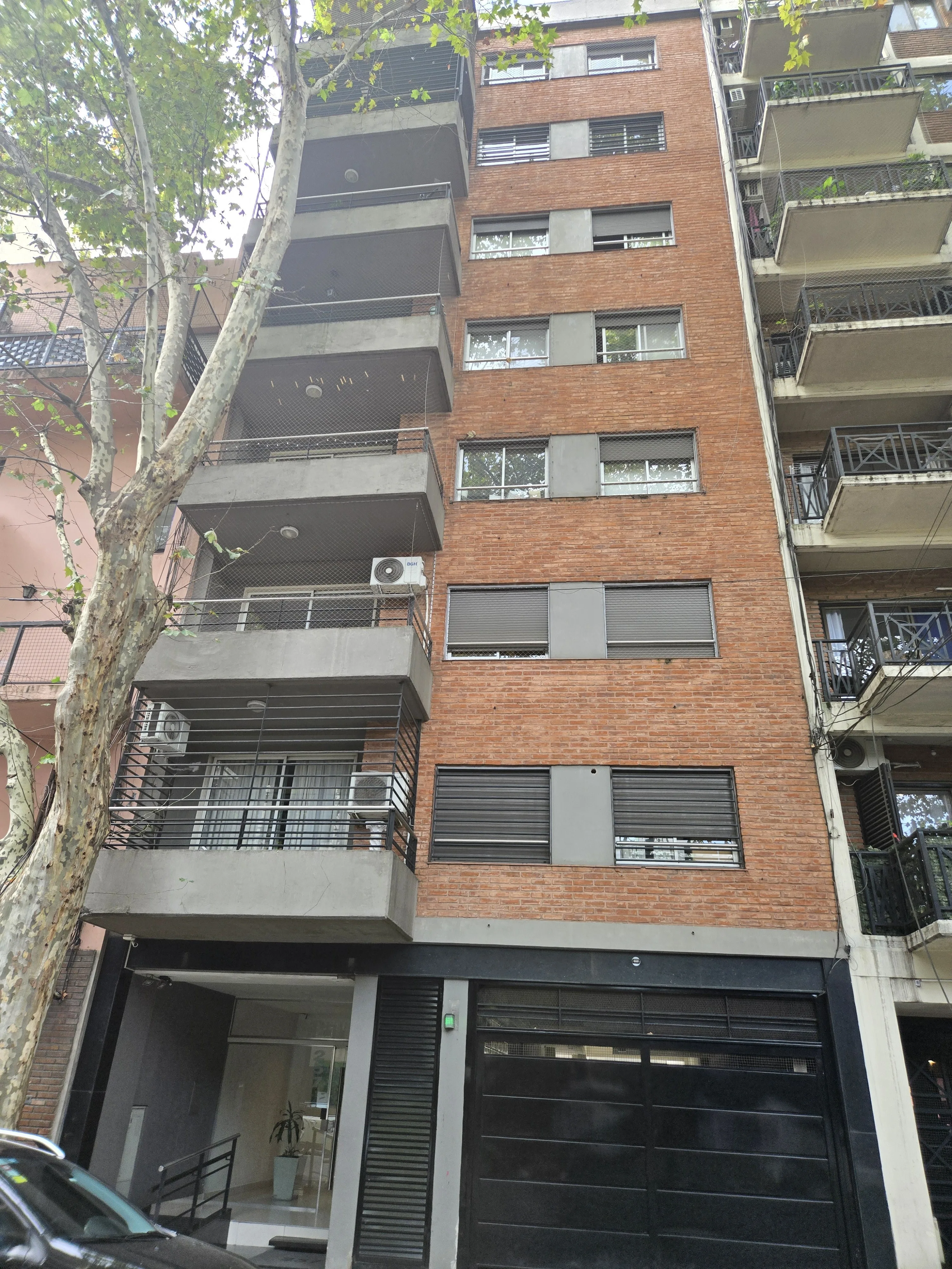 Two-room apartment with patio, balcony and parking in Palermo