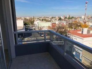 Departamento de 2 ambientes con balcón al frente en Villa del Parque