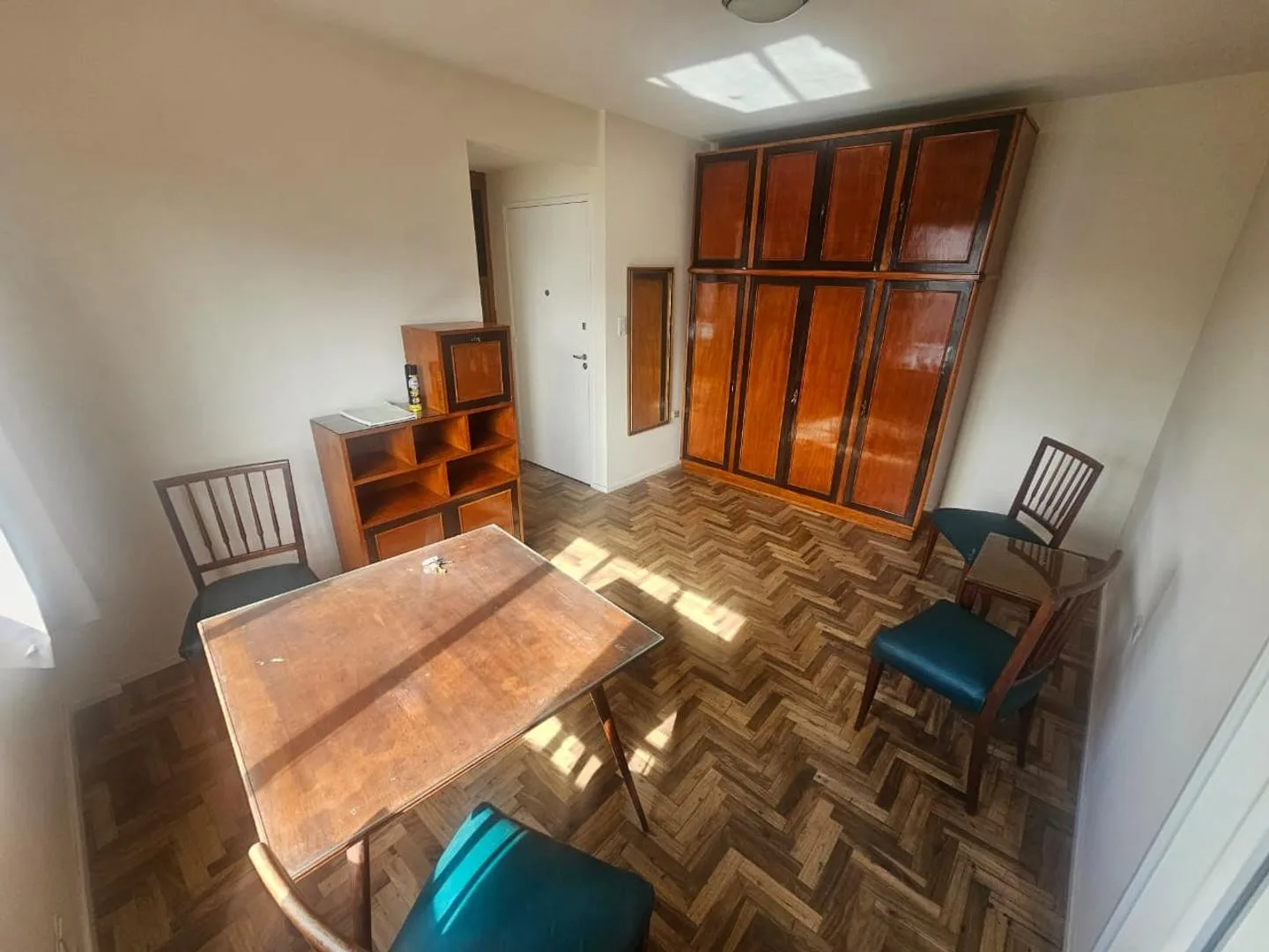 Квартира-студия в Caballito, окна во двор