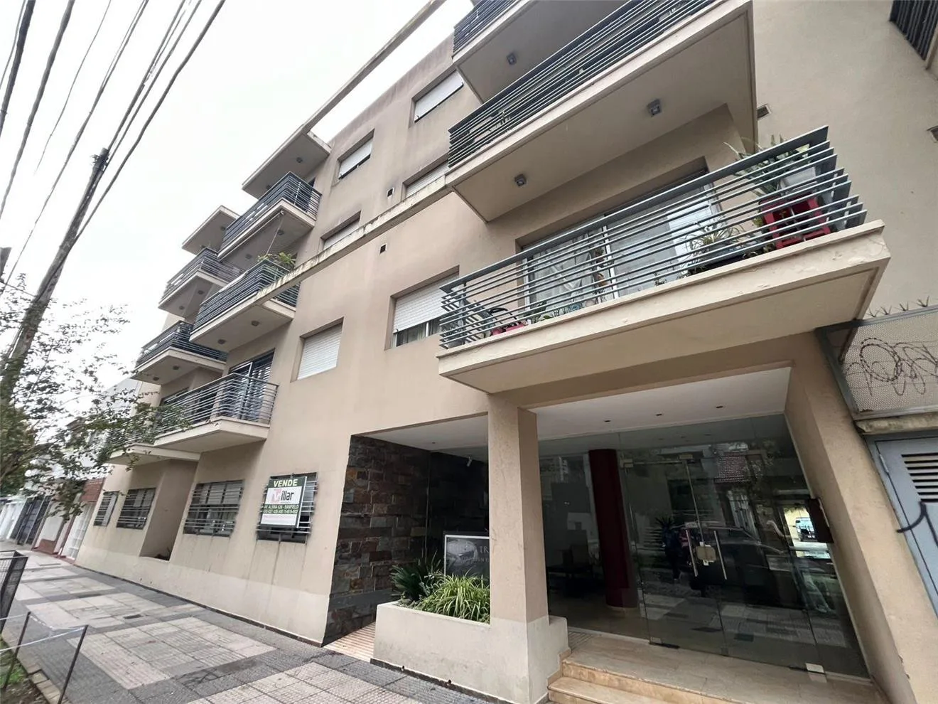 Departamento de 2 ambientes con balcón en Banfield Este