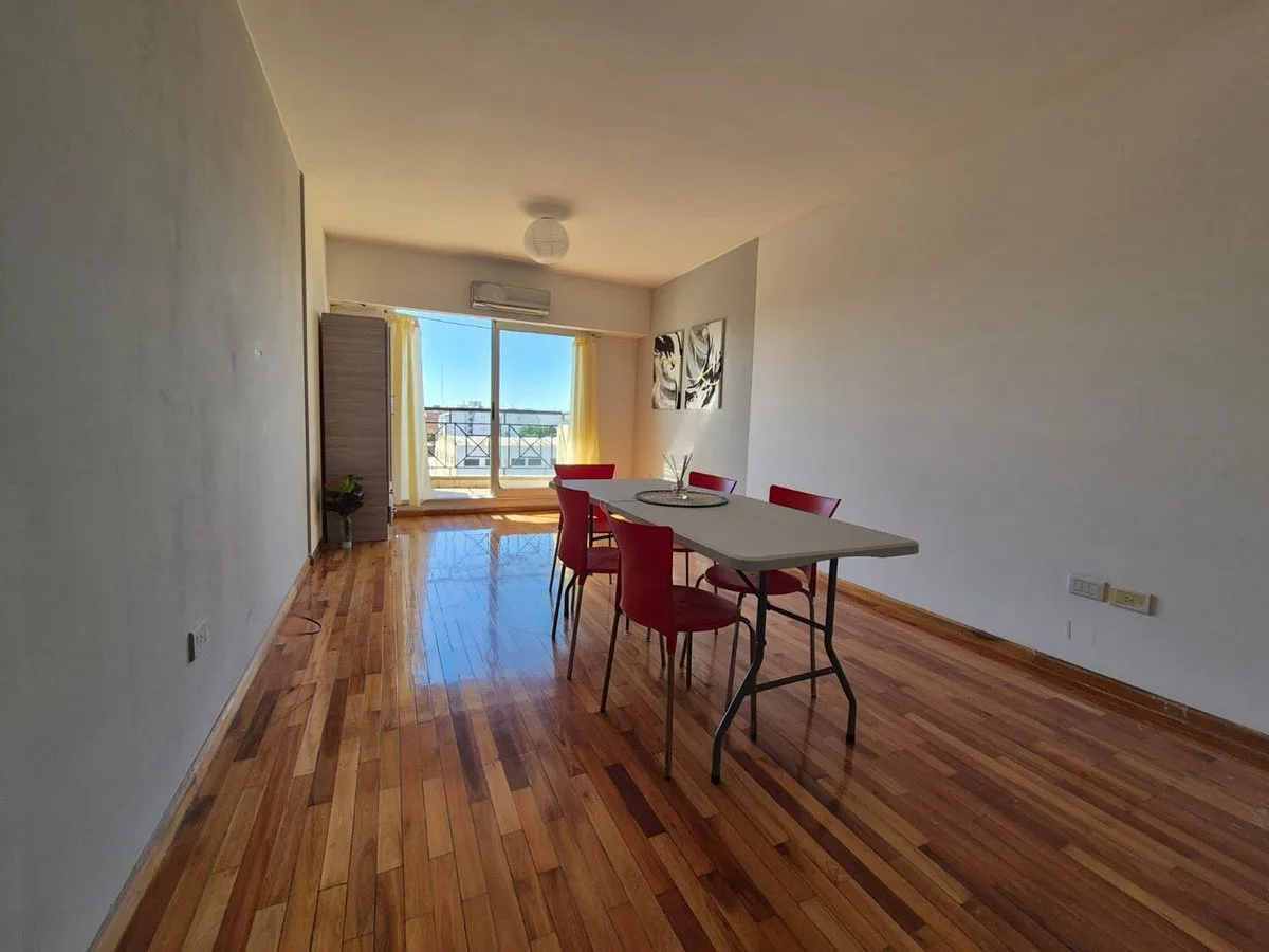 Bright studio apartment with balcony terrace in Floresta