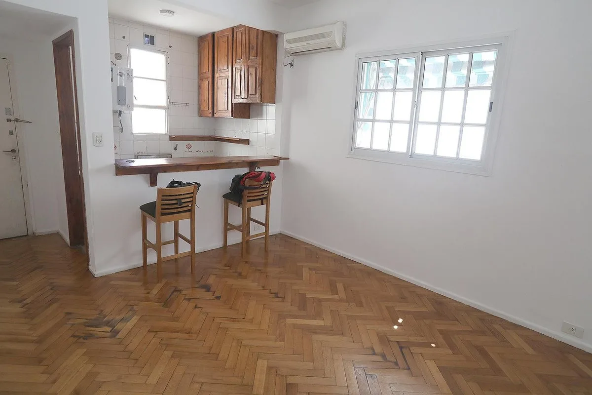 Two-and-a-half-room apartment in Recoleta