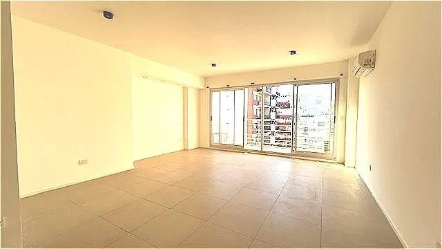 Kitnet de fundos com vista aberta em Almagro