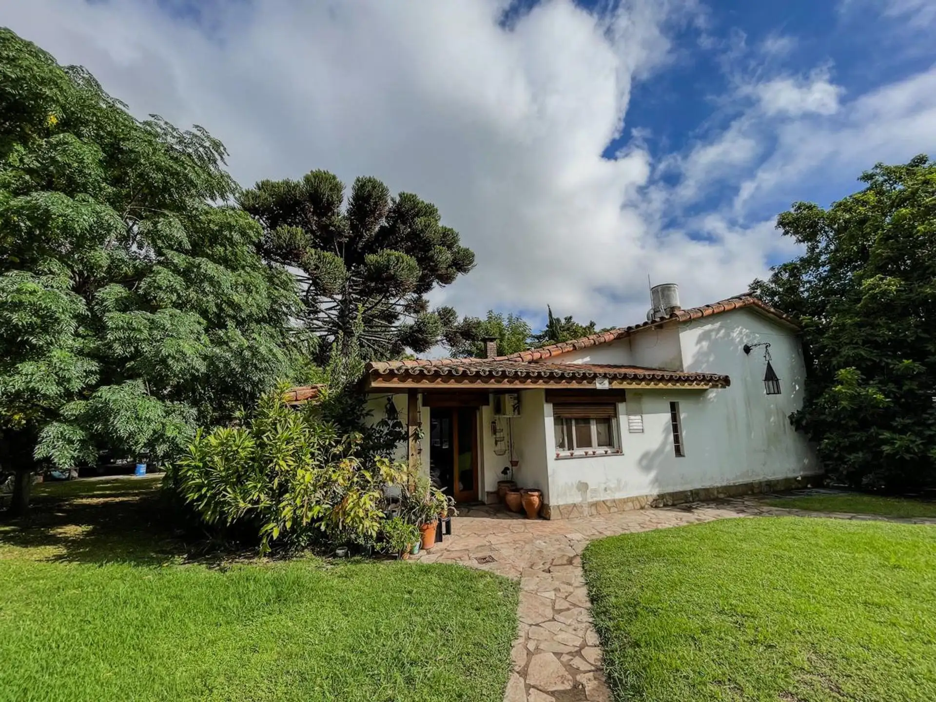 Аренда дома на 4 спальни в City Bell