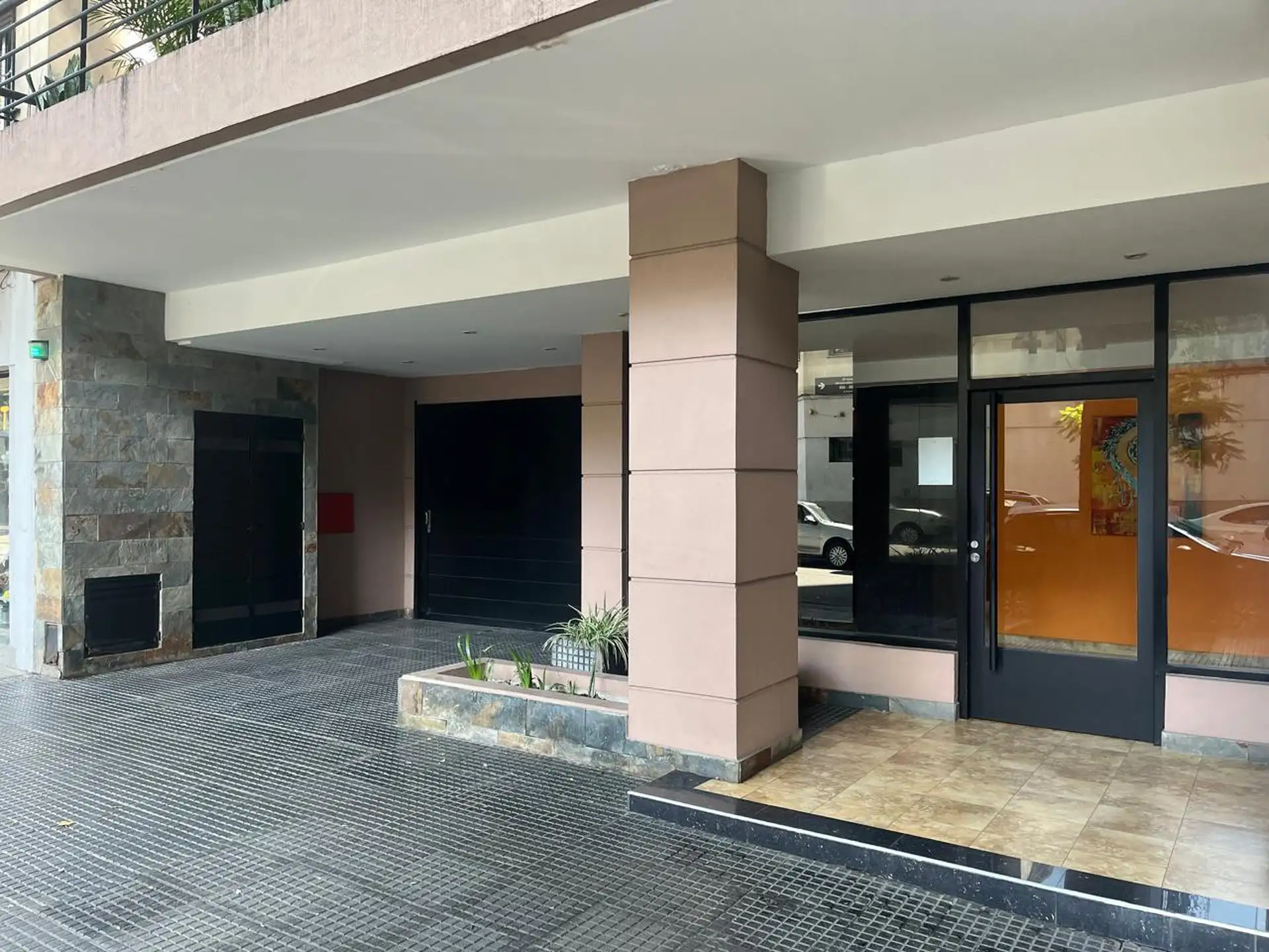 Departamento de 1 ambiente con patio en Caballito