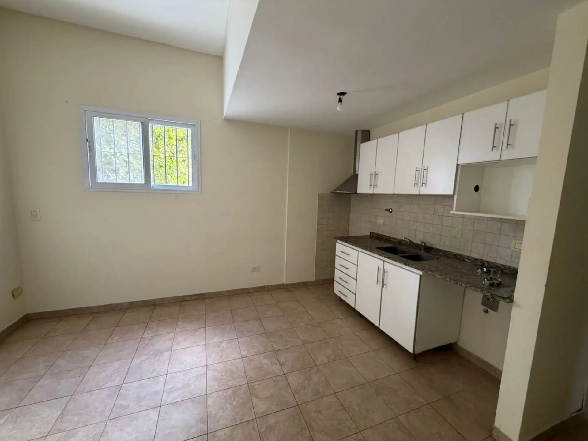 Apartamento de dois dormitórios em San Miguel