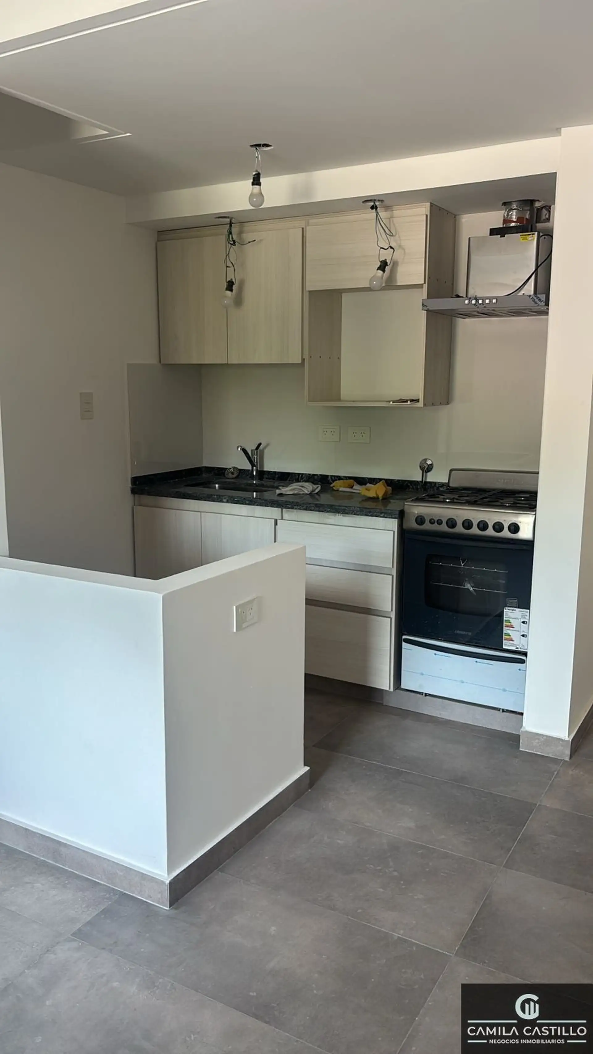 Apartamento de dois ambientes novo (nunca habitado) em Morón