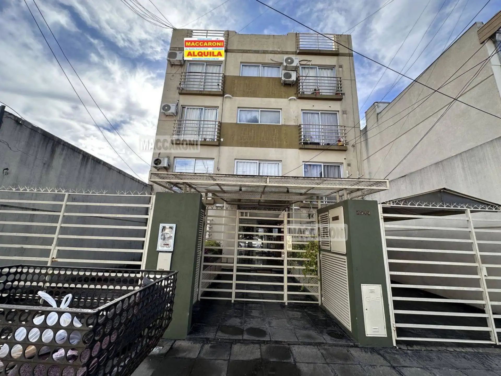 Departamento de 1 ambiente con balcón en Lomas del Mirador