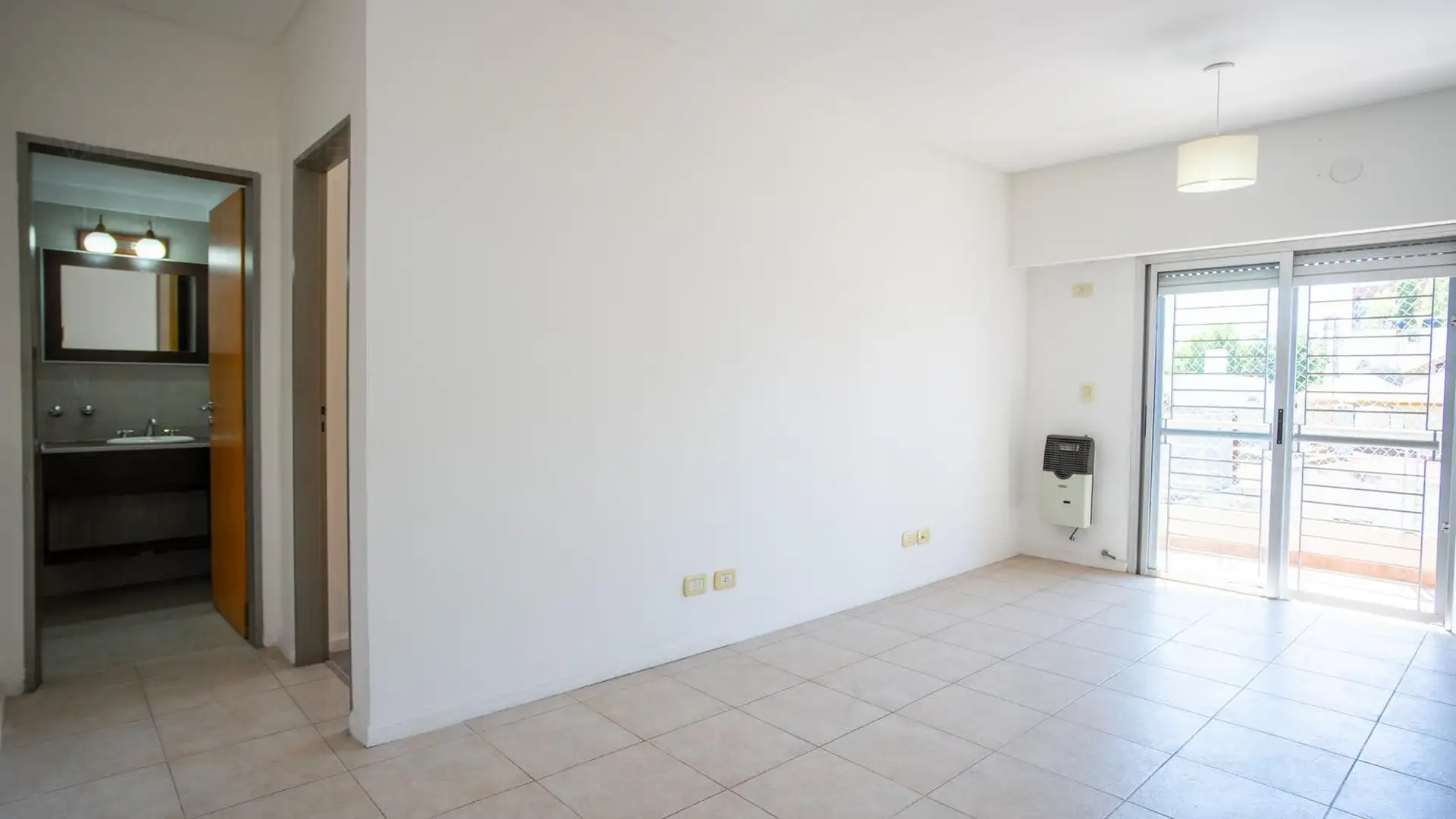 Departamento de 2 ambientes con balcón en Morón Sur