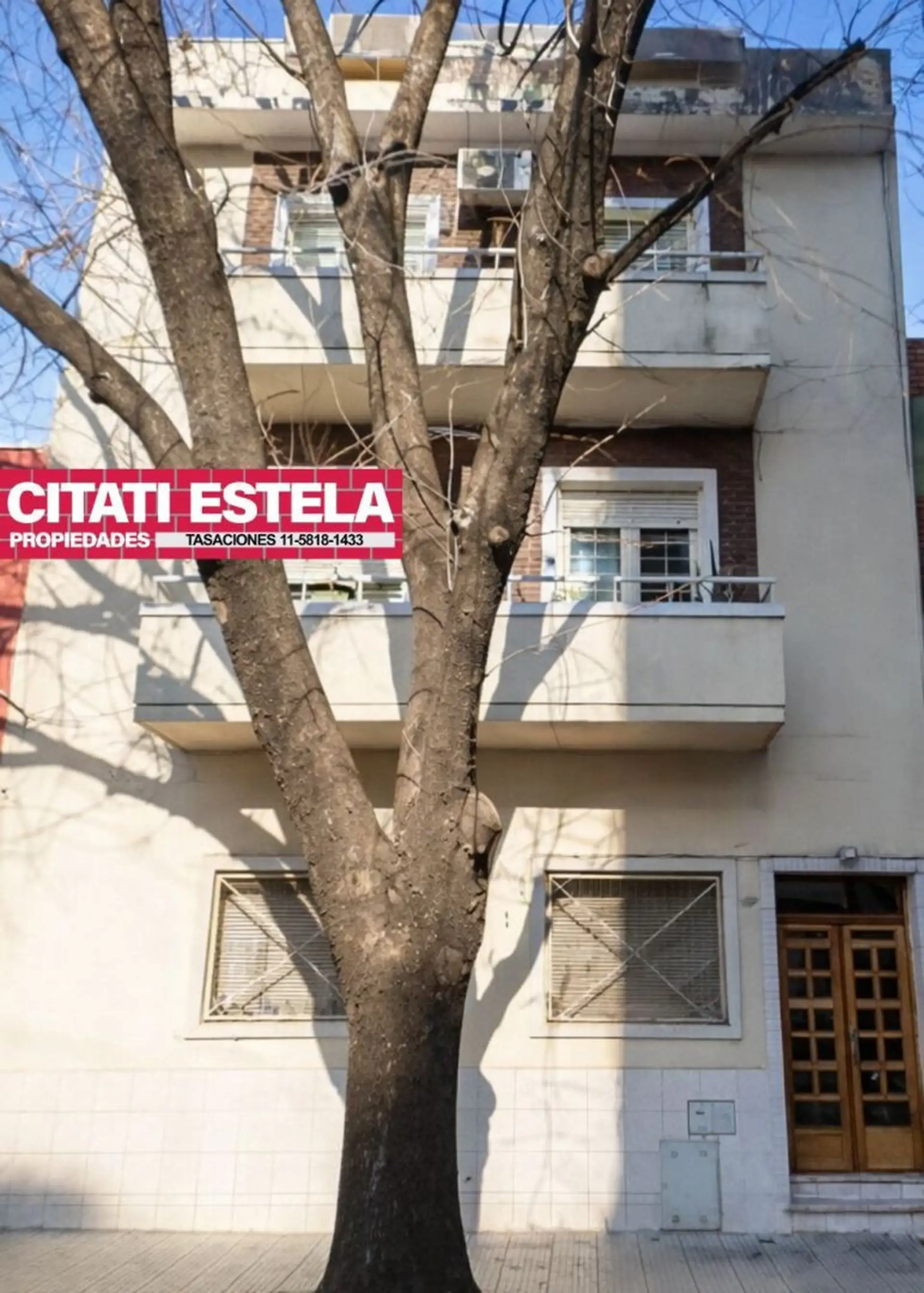 Three-room apartment on the first floor in Barracas