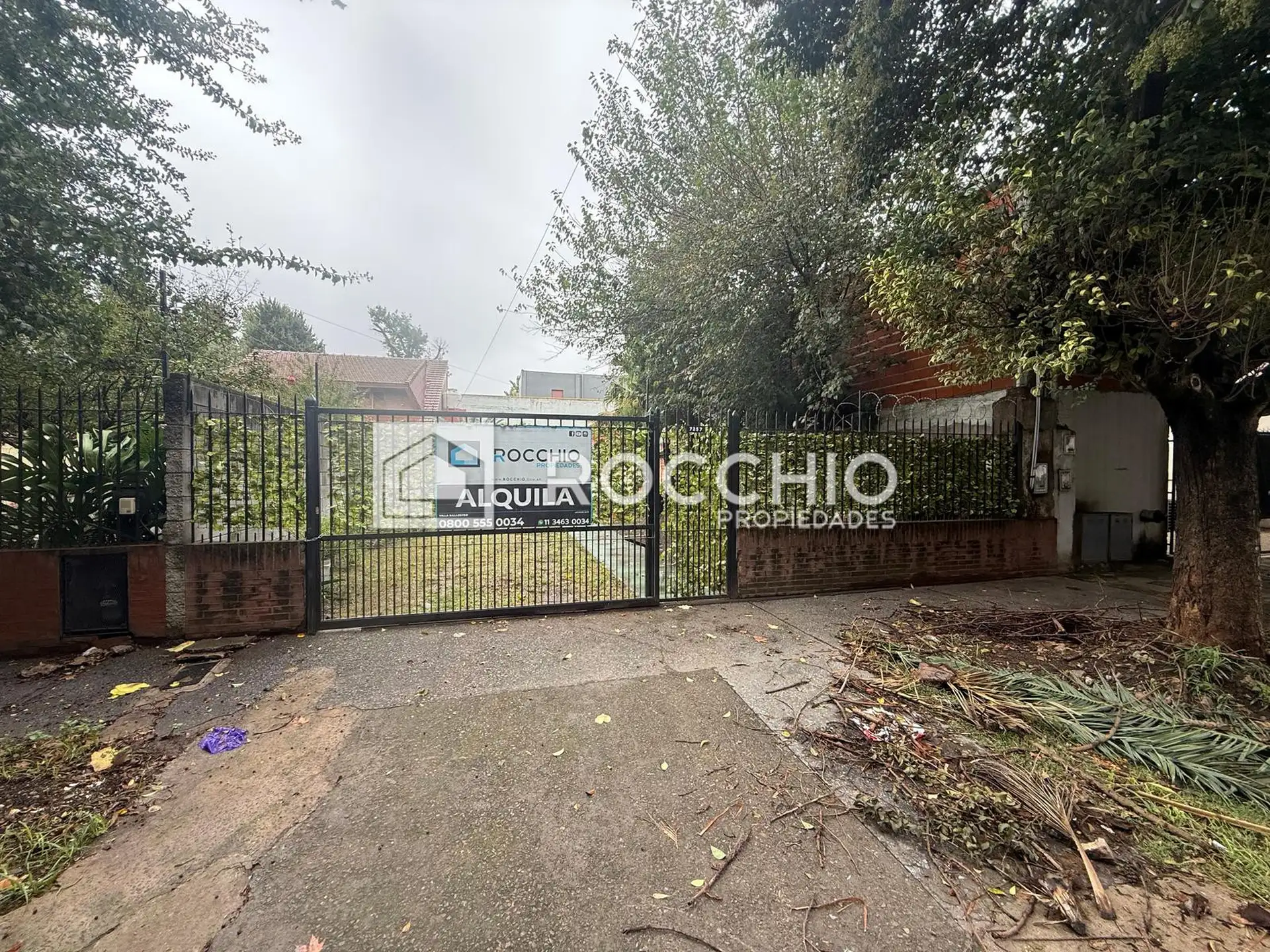 Two-bedroom house with front garden in General San Martín