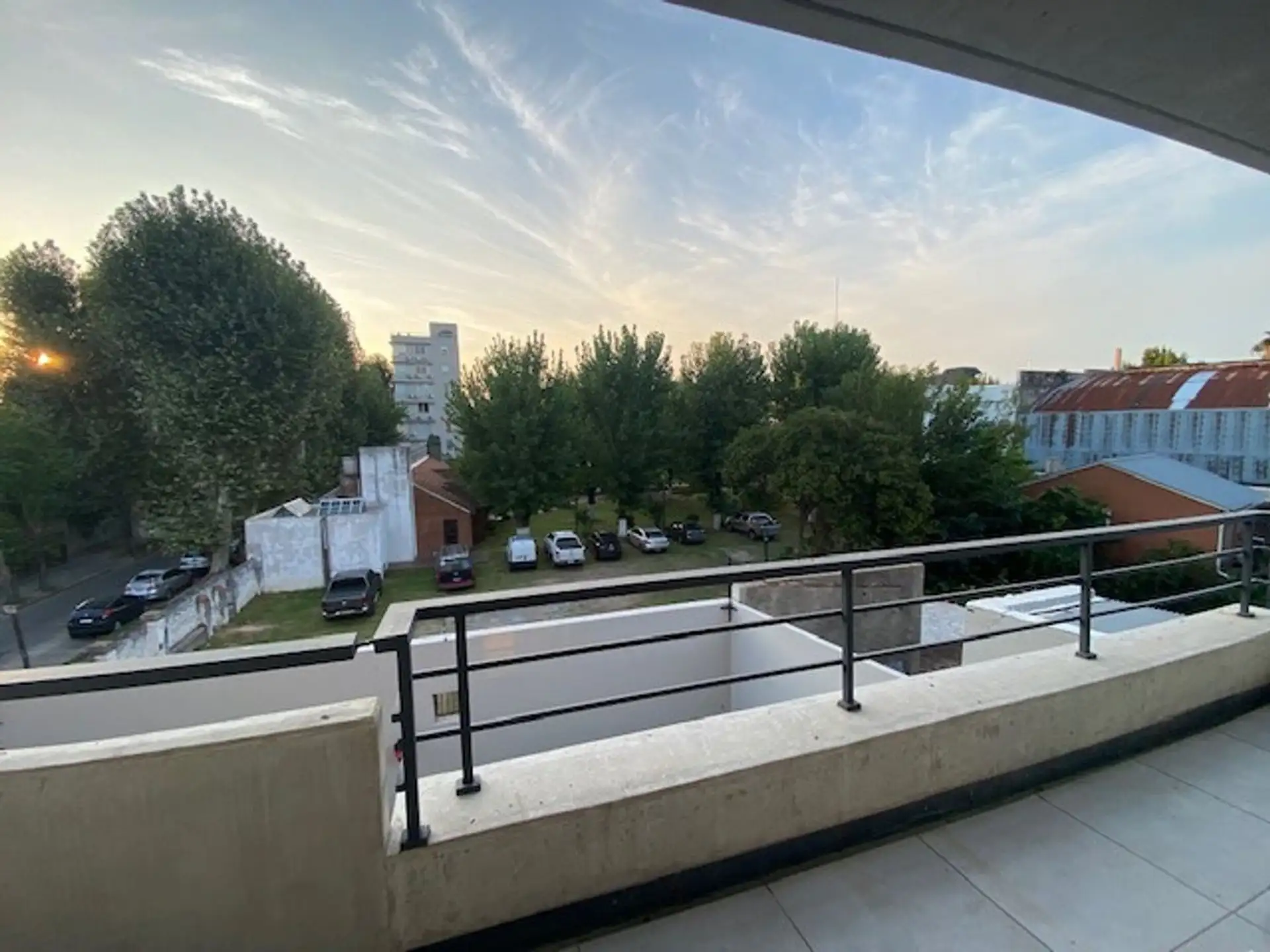 Departamento de 2 ambientes con balcón en Tigre Centro