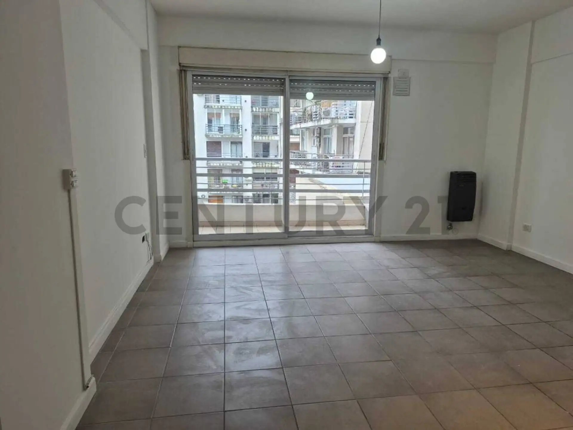 Kitnet com varanda em Recoleta