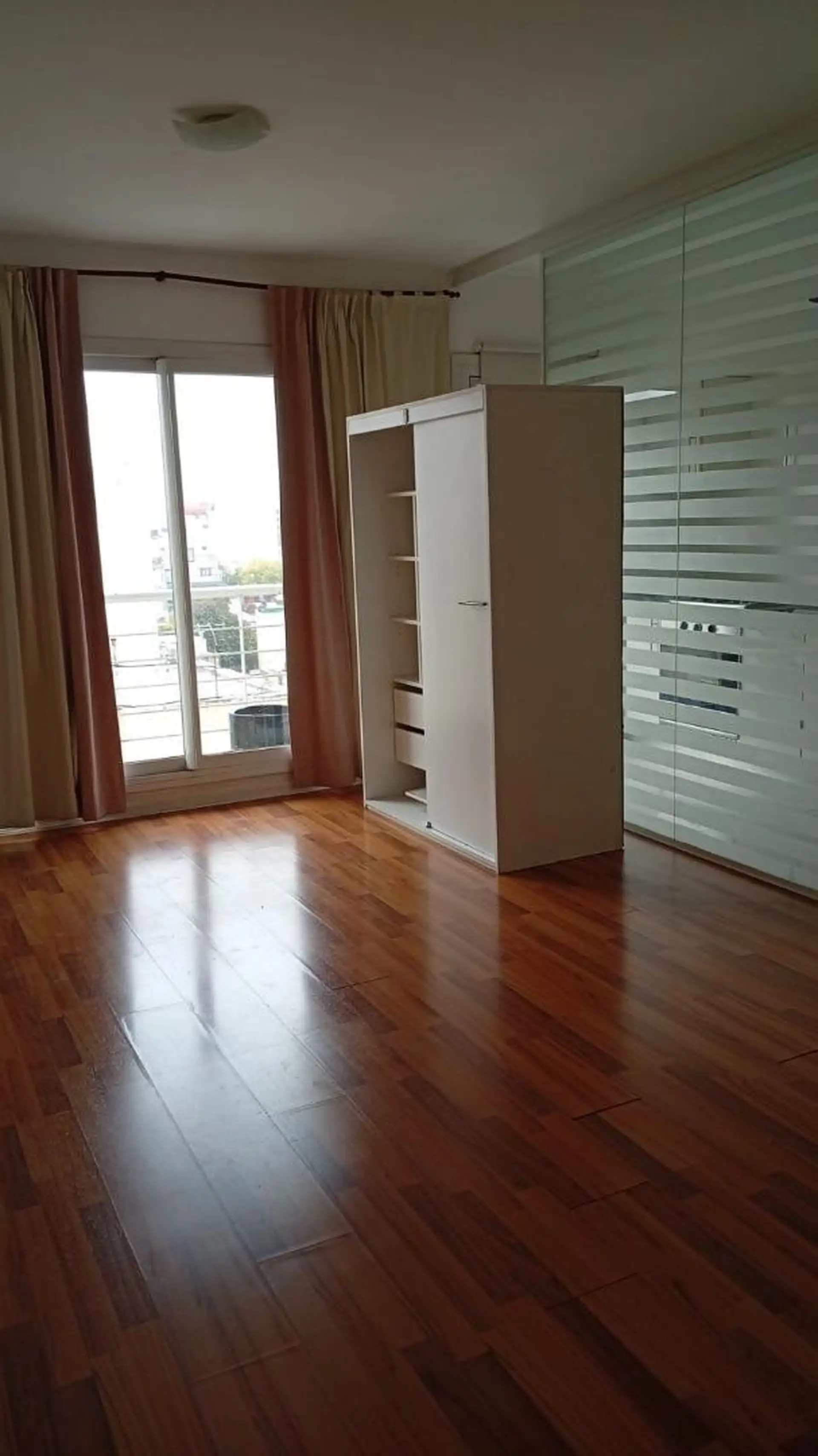 Kitnet com cozinha separada em Chacarita