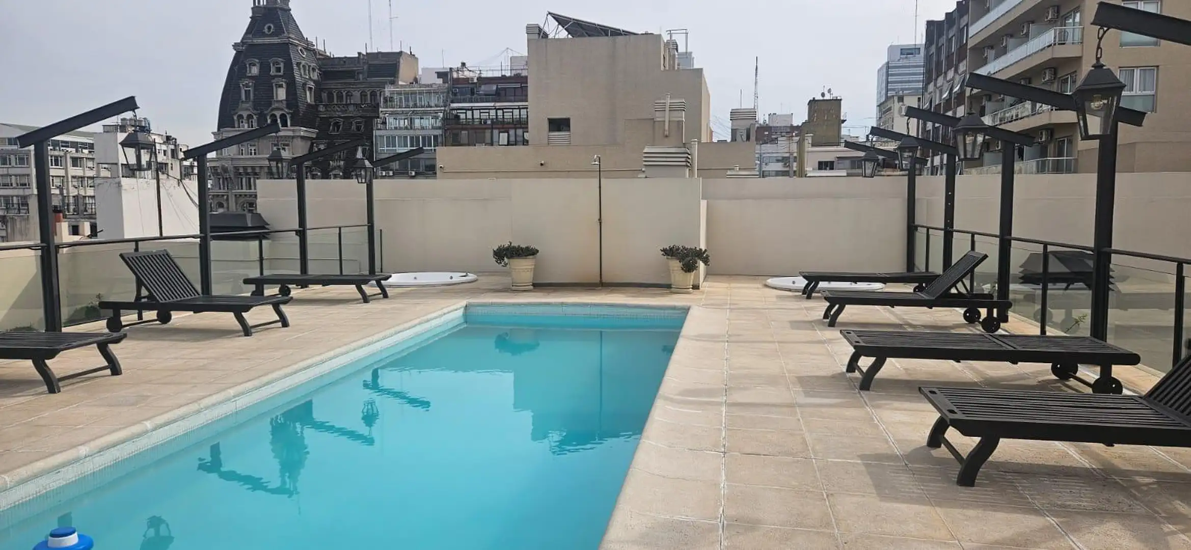 Monoambiente amoblado reciclado en Monserrat